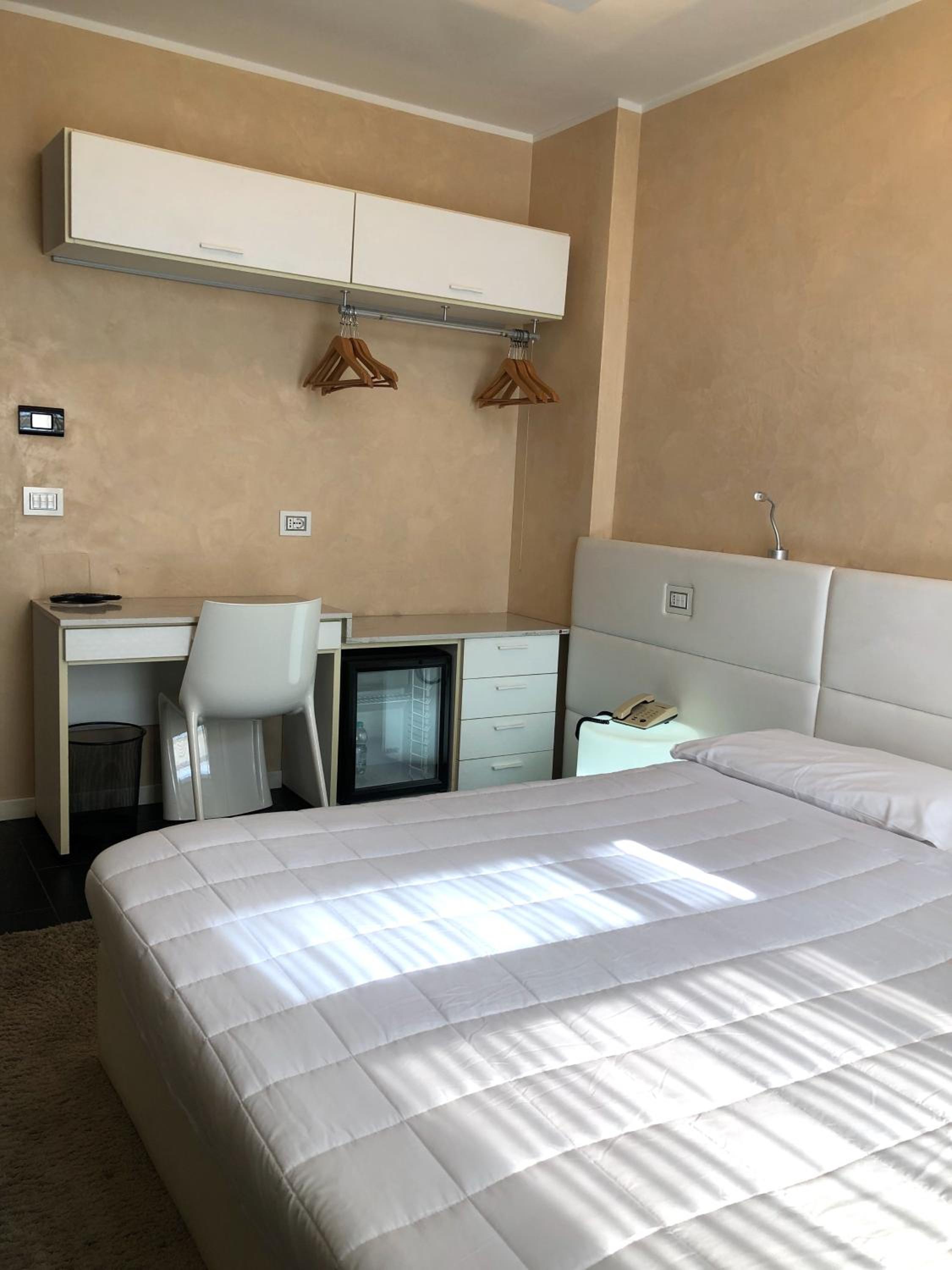 Double Room - Photo 1