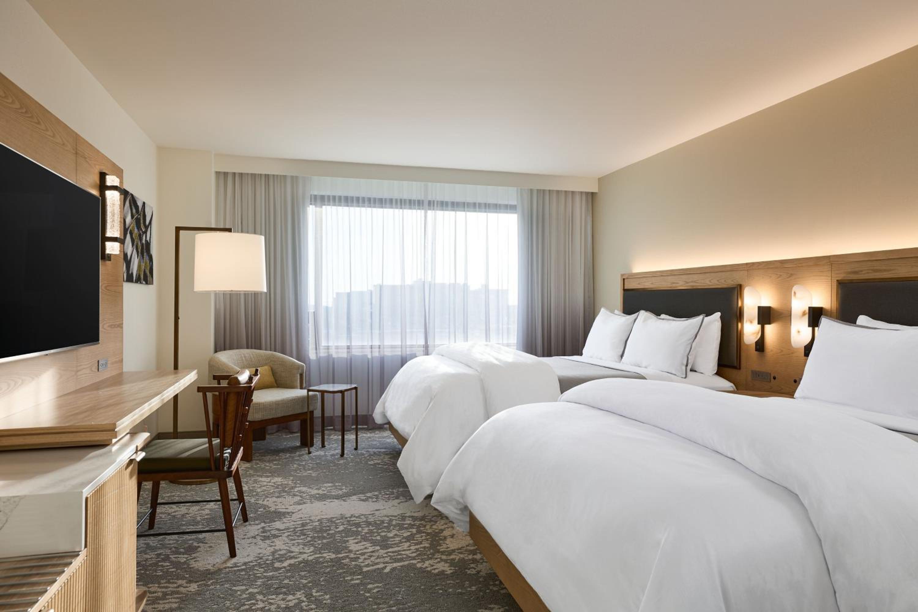 Executive, Executive lounge access, Guest room, 2 Queen