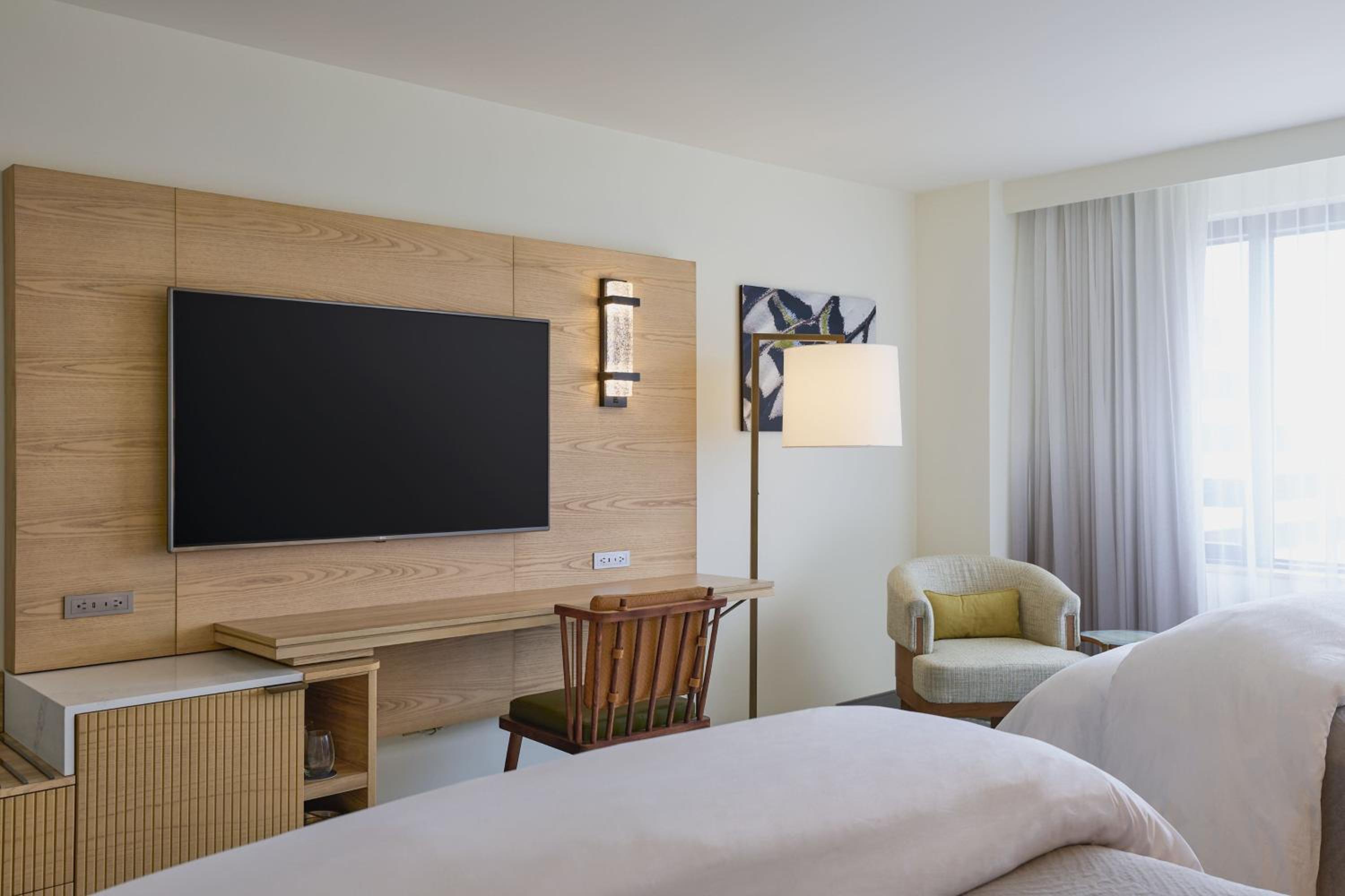 Traditional, Guest room, 2 Queen thumbnail 5