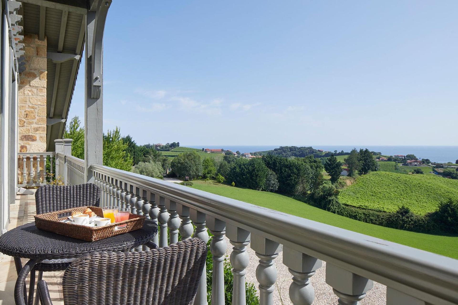 Double Room with Balcony and Sea View photo 3