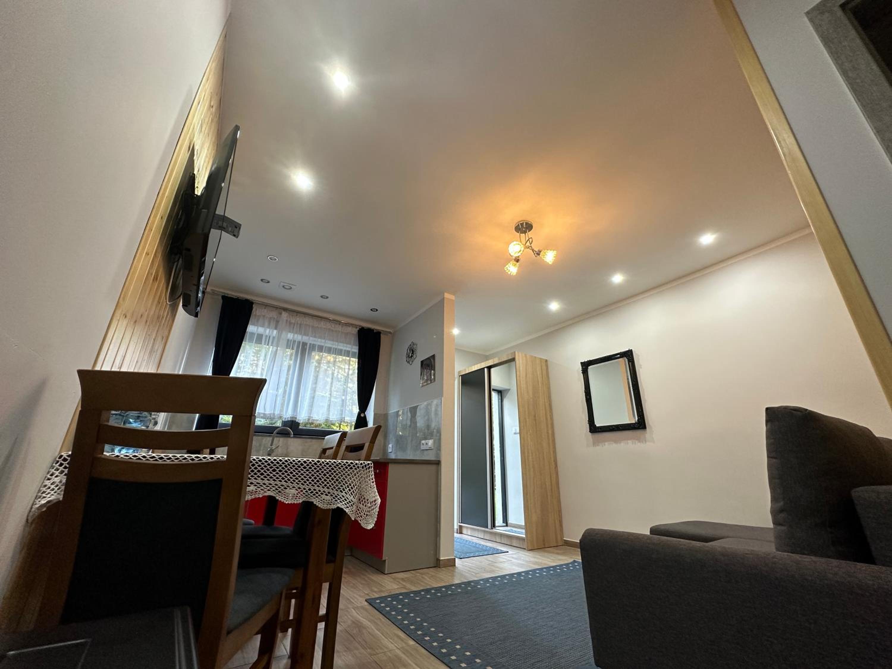 Executive Suite - Photo 1