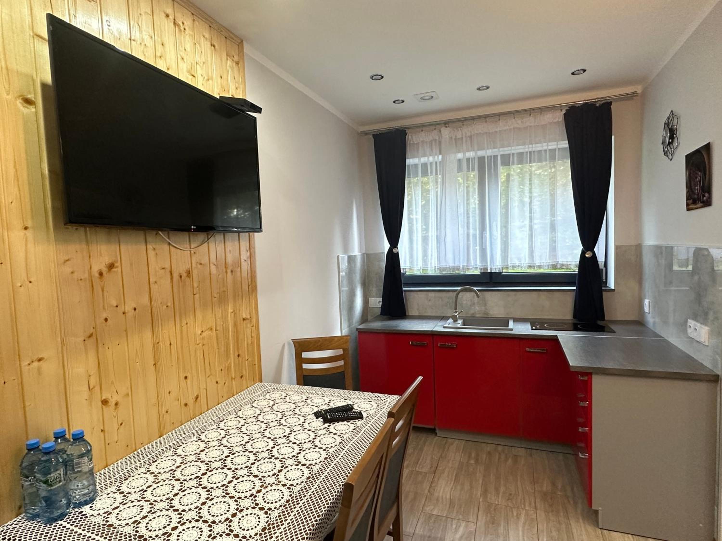 Executive Suite - Photo 8