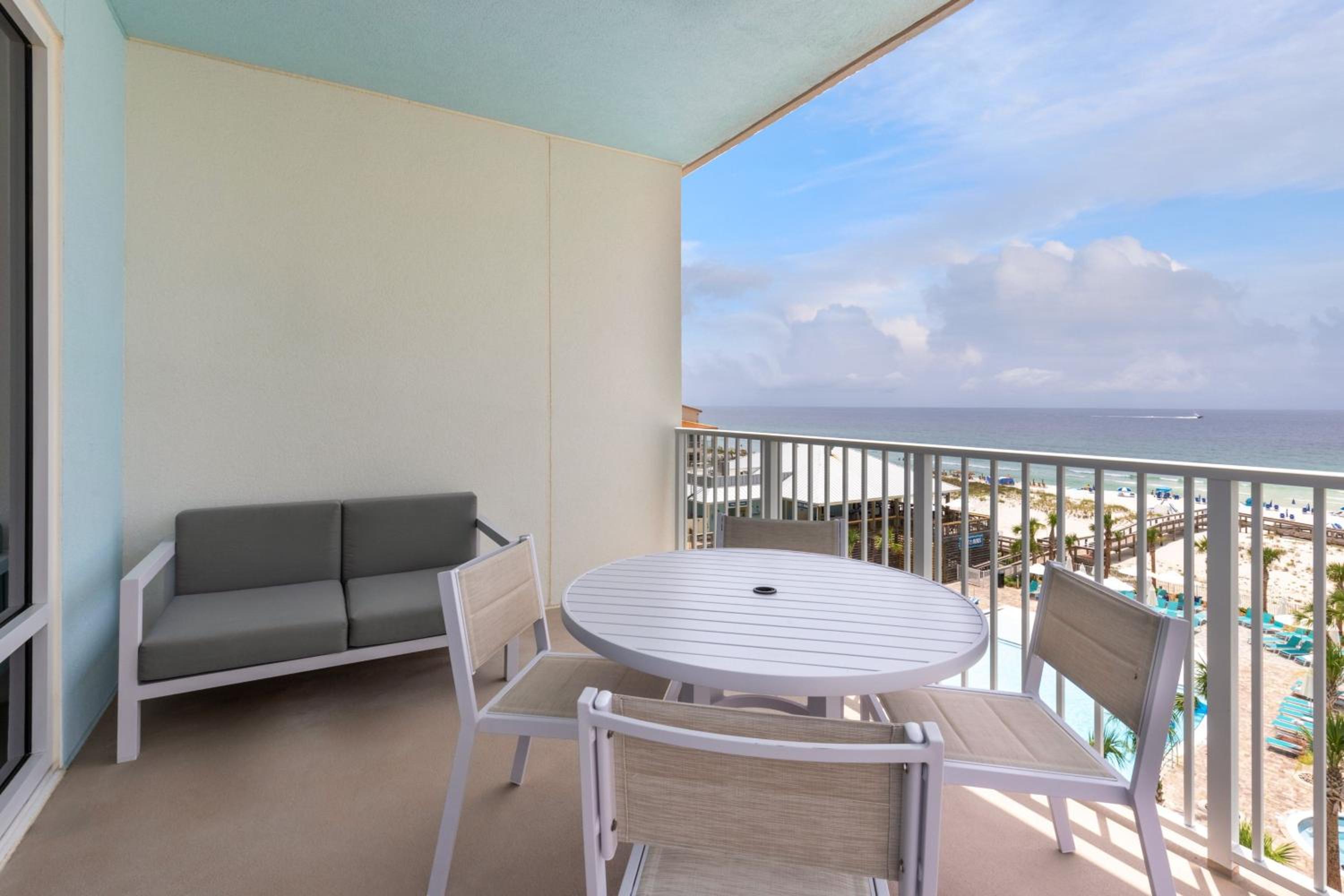 Beachfront King Room with Balcony - Photo 3