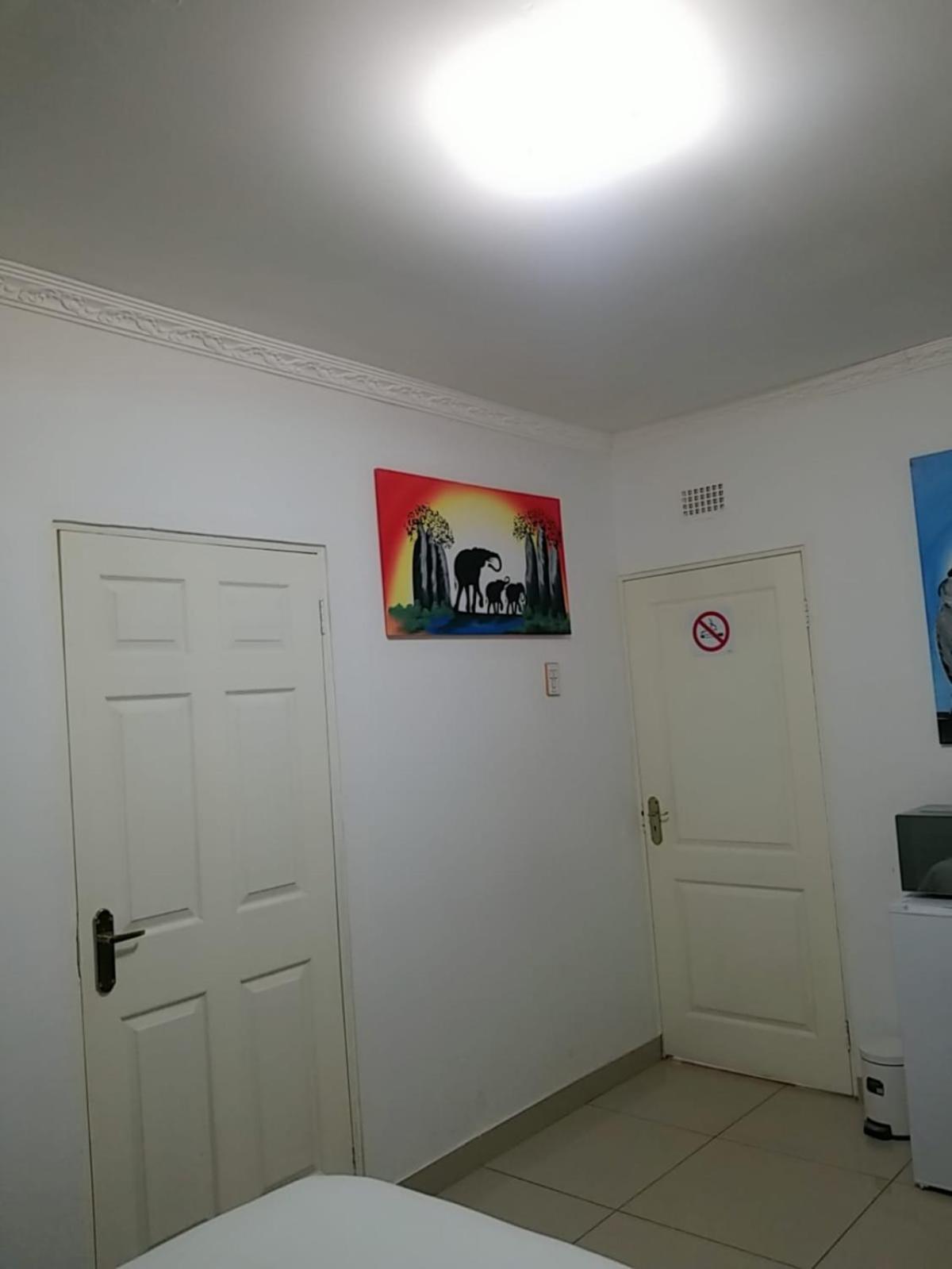 Queen Room - Photo 27