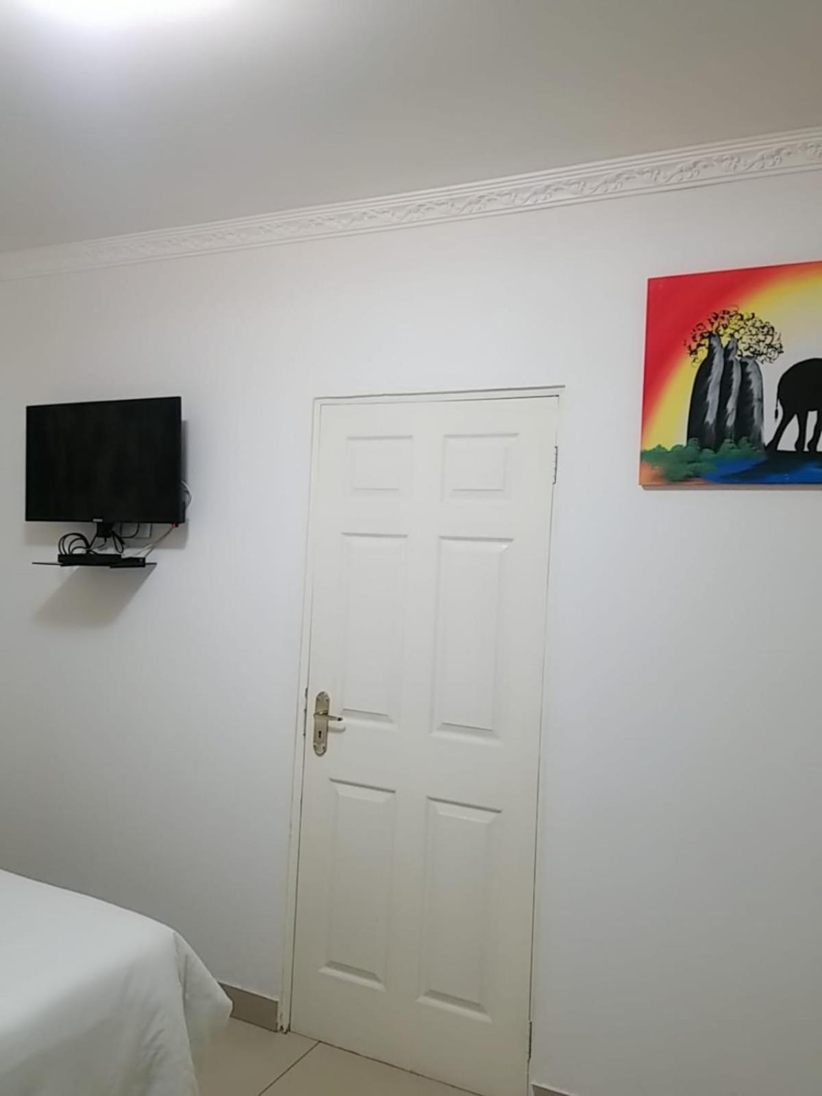 Queen Room - Photo 10