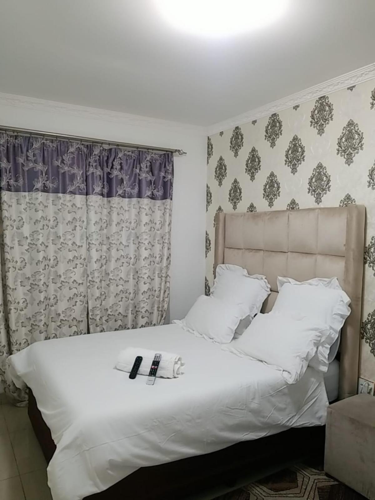 Queen Room - Photo 24