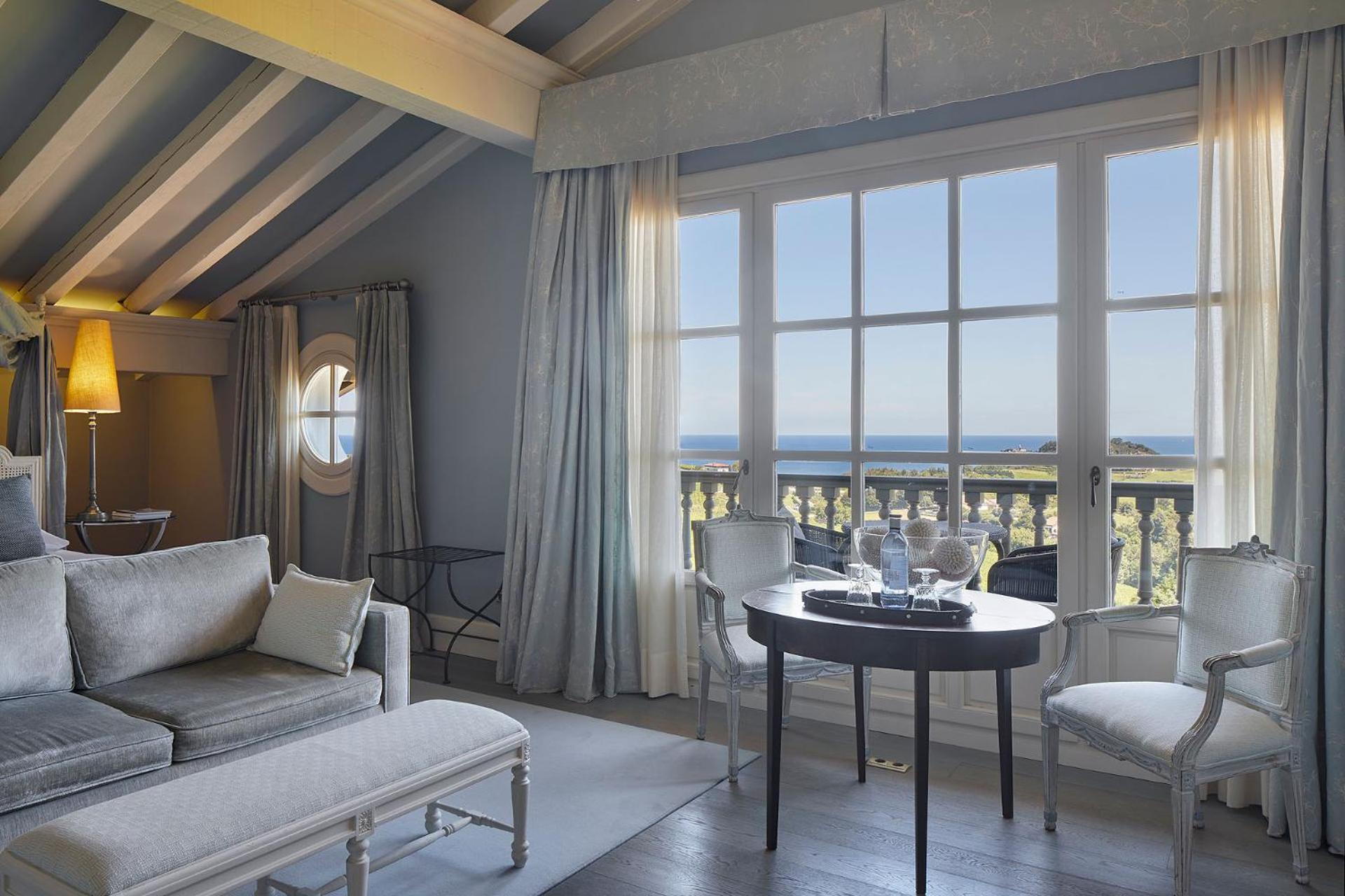 Junior Suite with Sea View photo 3