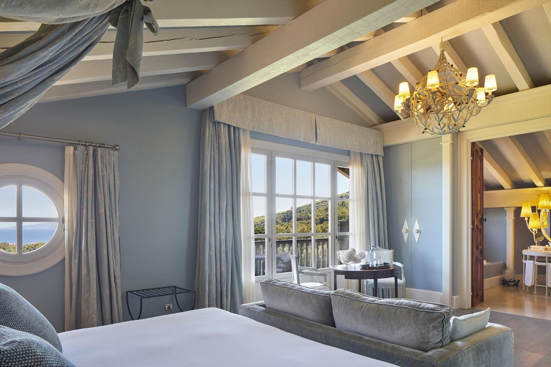 Junior Suite with Sea View photo 2