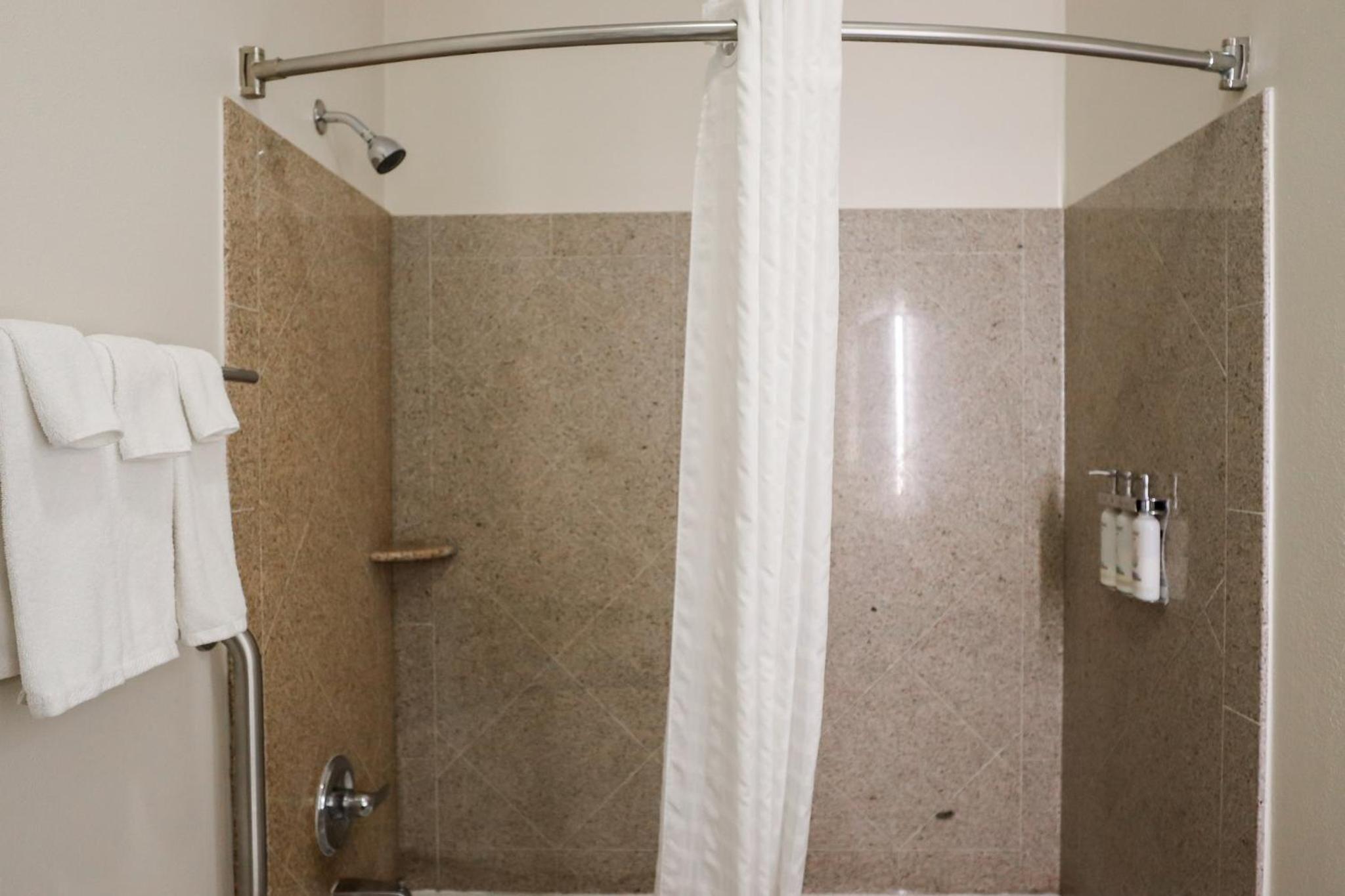 Studio Suite - Photo 2