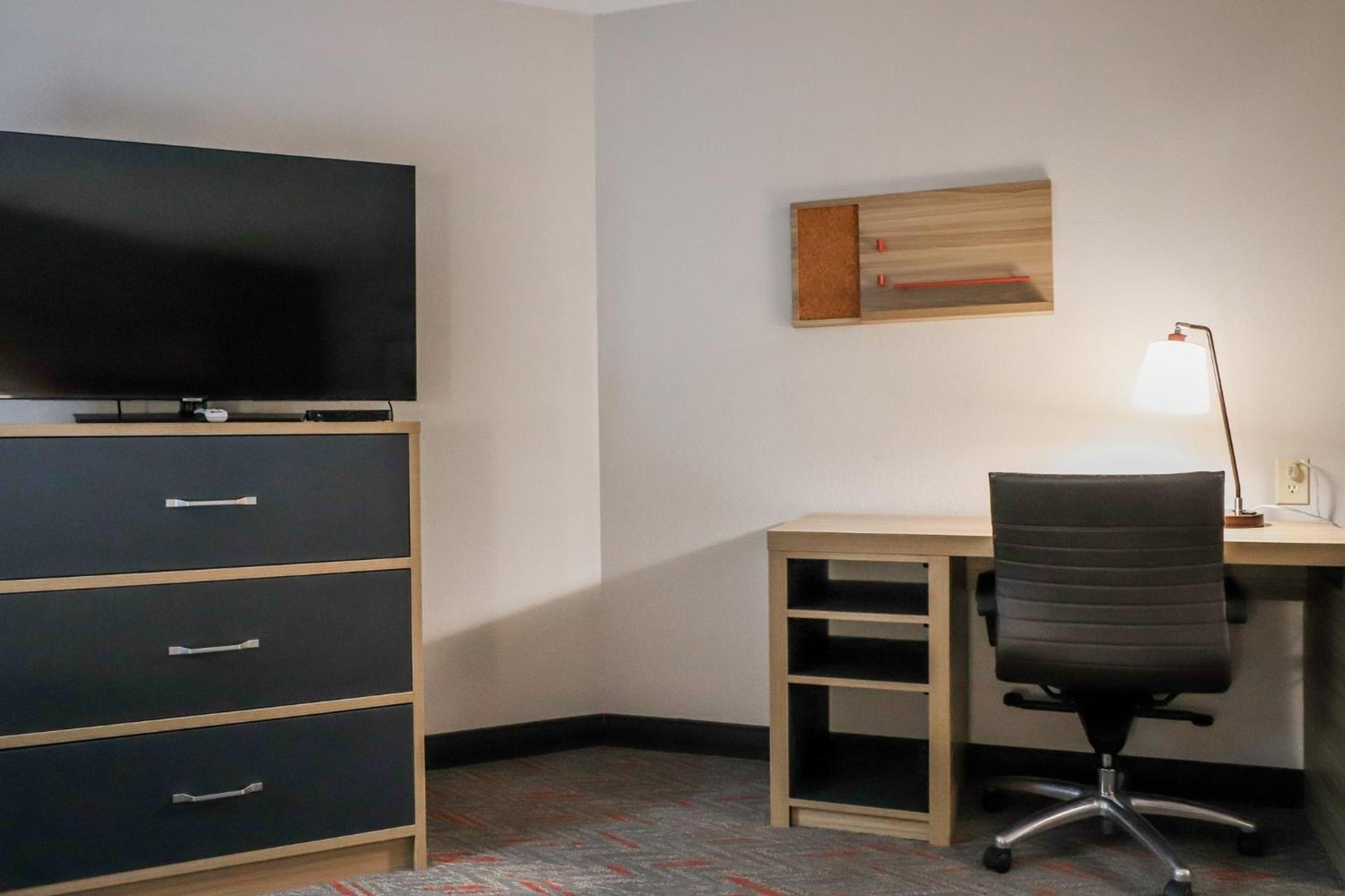 Studio Suite with Two Queen Beds - Photo 6