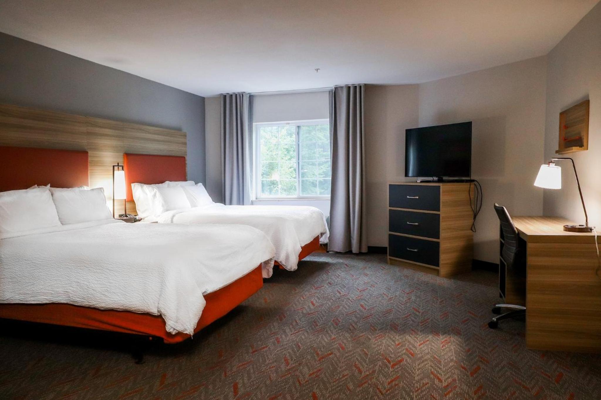 Studio Suite with Two Queen Beds - Photo 4