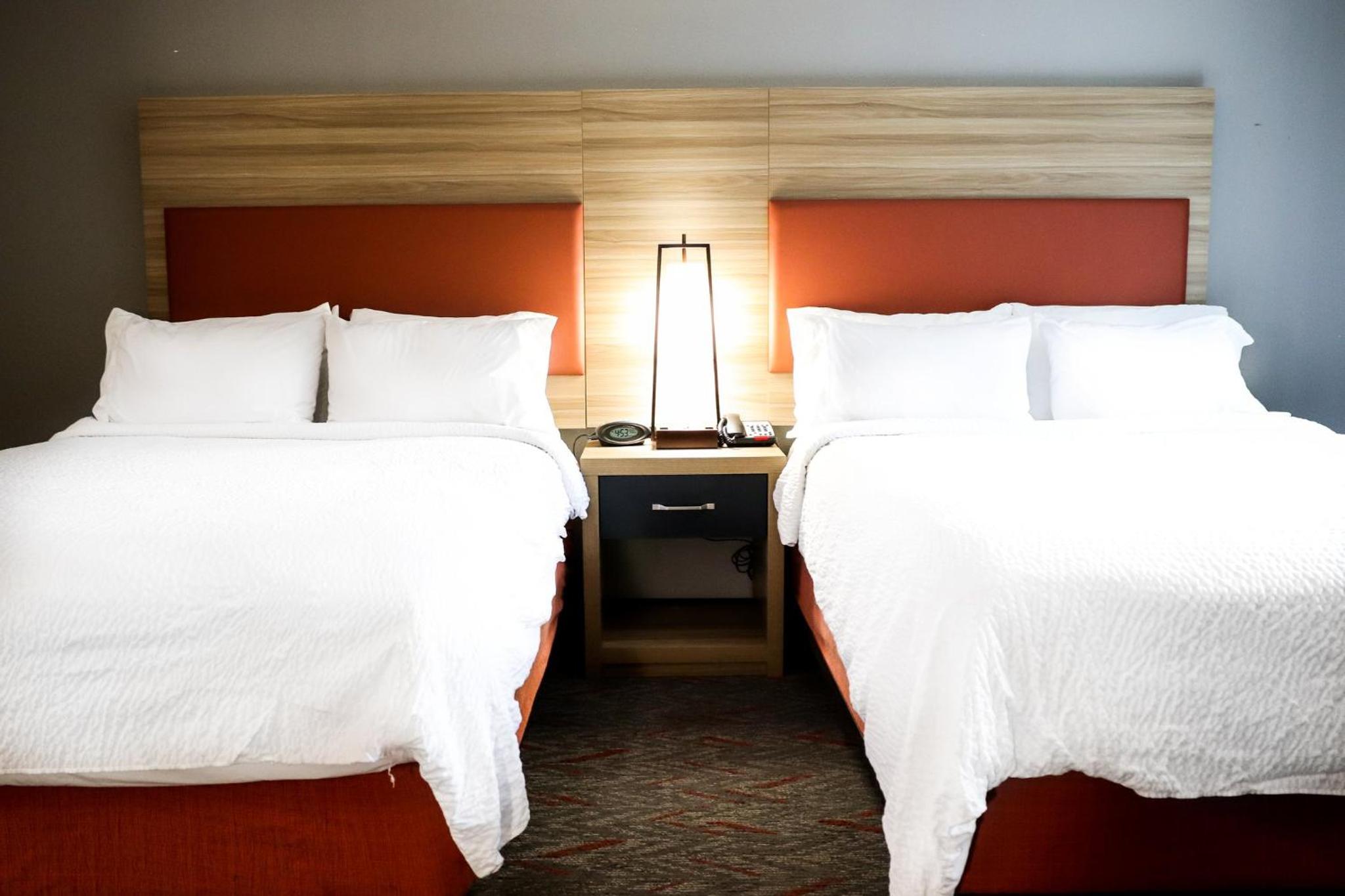 Studio Suite with Two Queen Beds - Photo 2