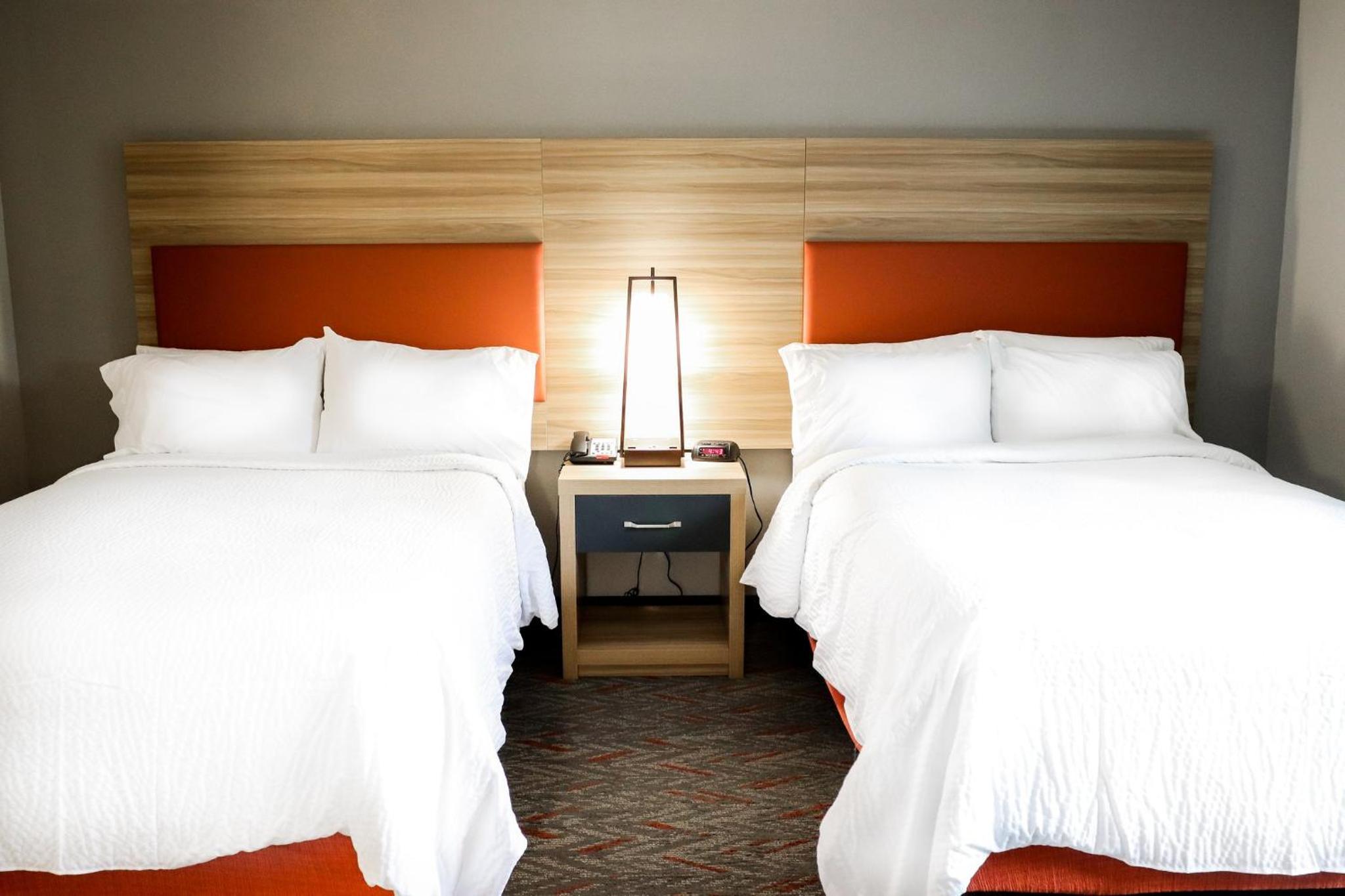 Studio Suite with Two Double Beds - Photo 2