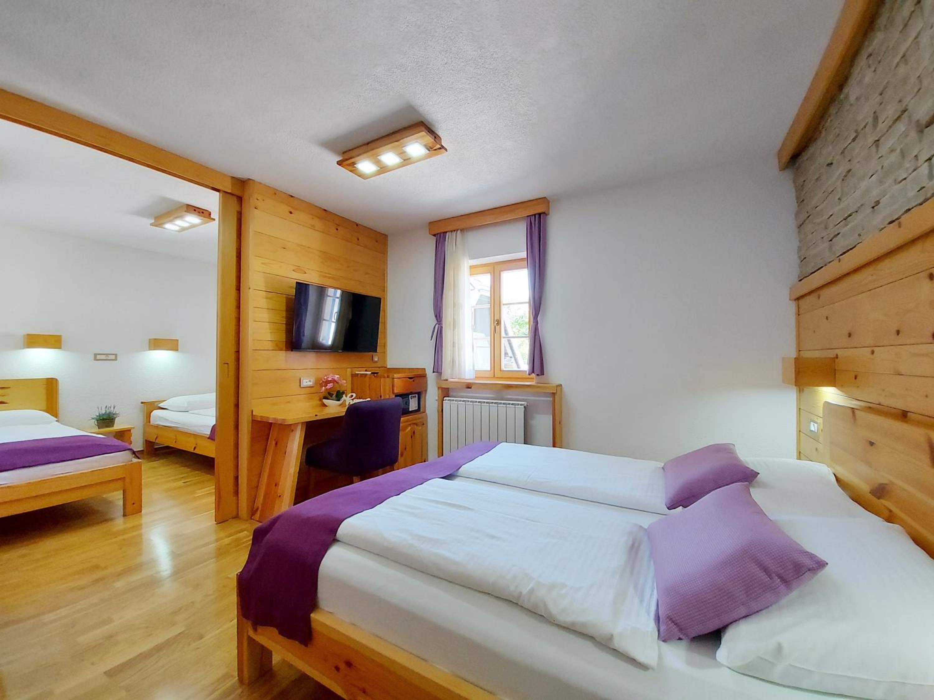 Superior Quadruple Room - Photo 1