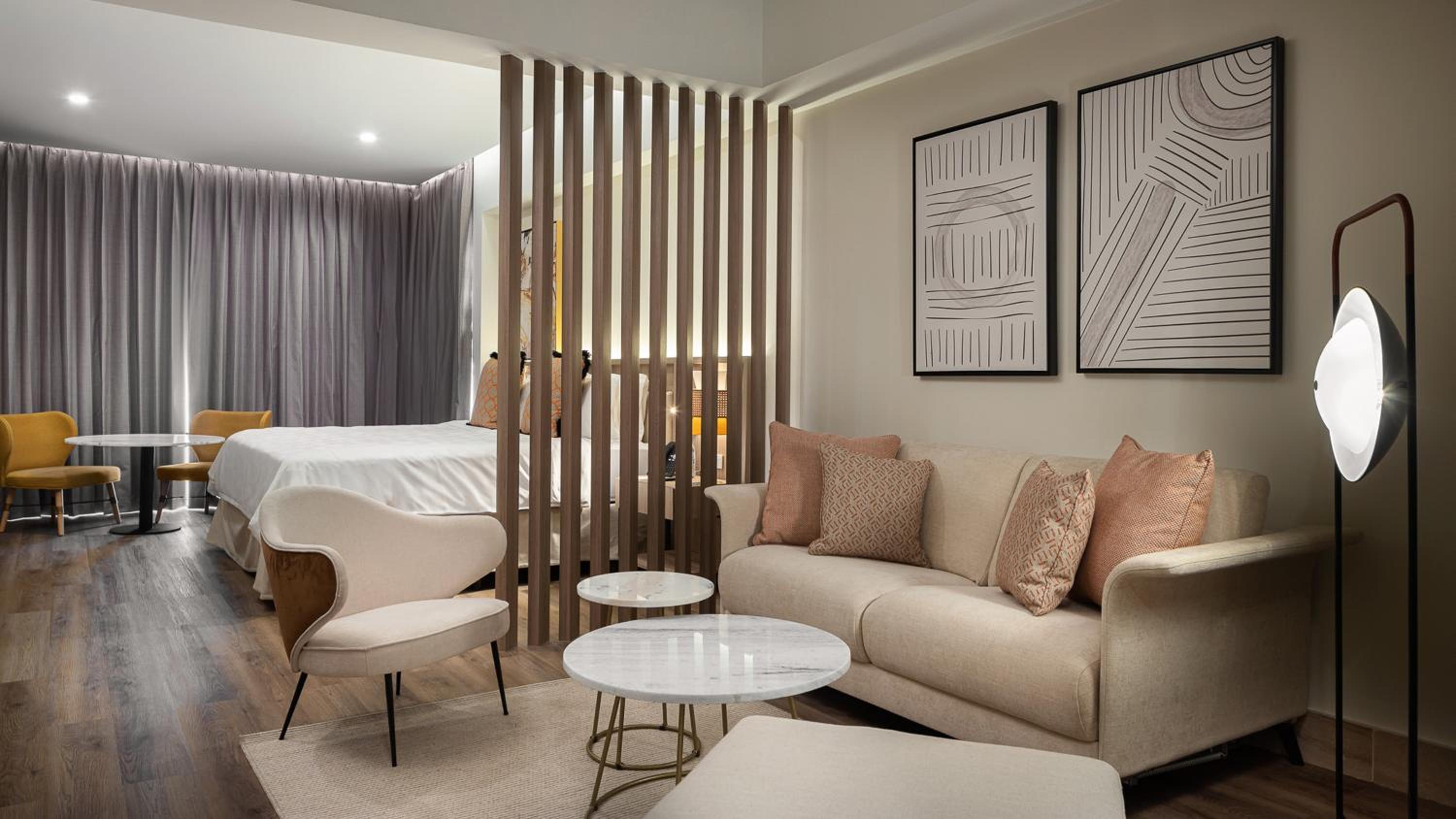 King Suite - Lounge Access