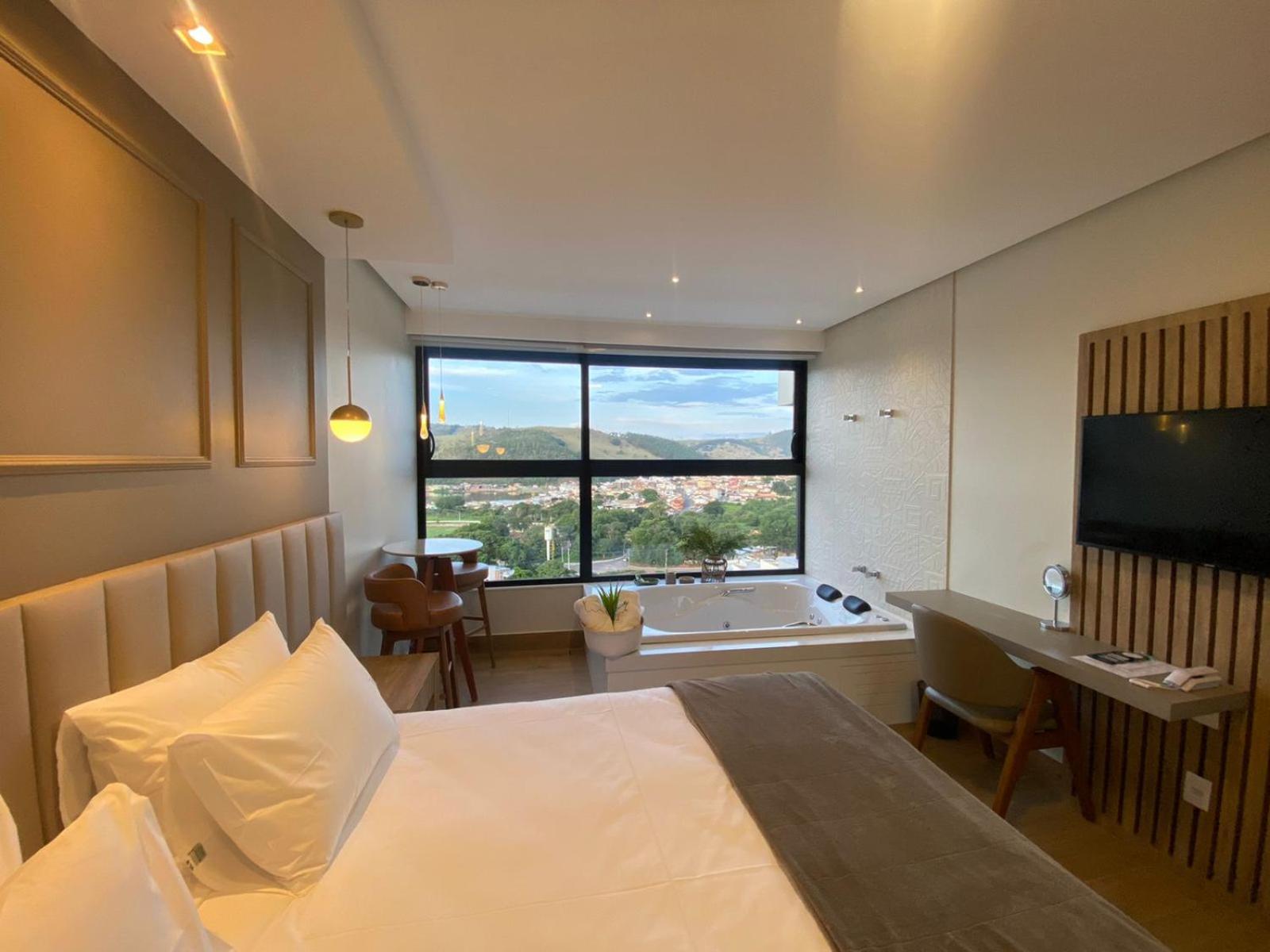 Deluxe Suite with Spa Bath