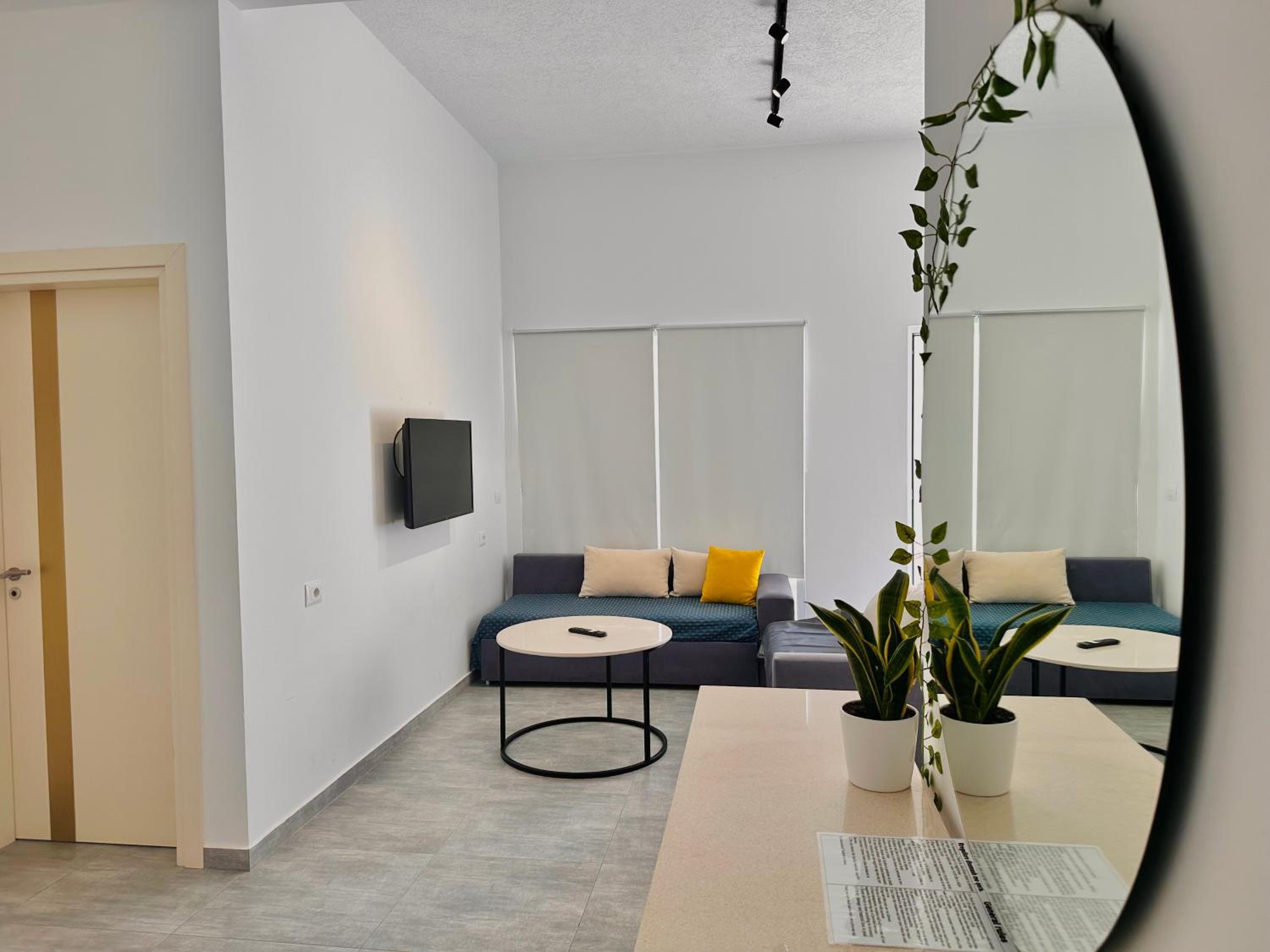 One-Bedroom Apartment photo 1