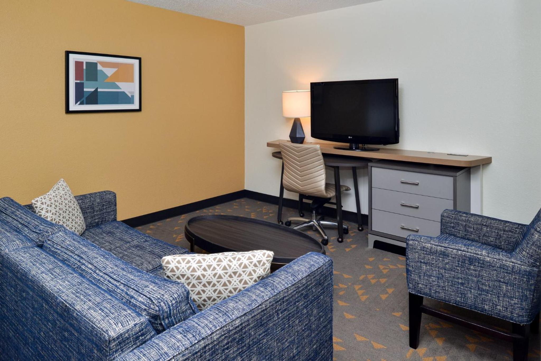 Queen Suite with Sofa Bed - Photo 1