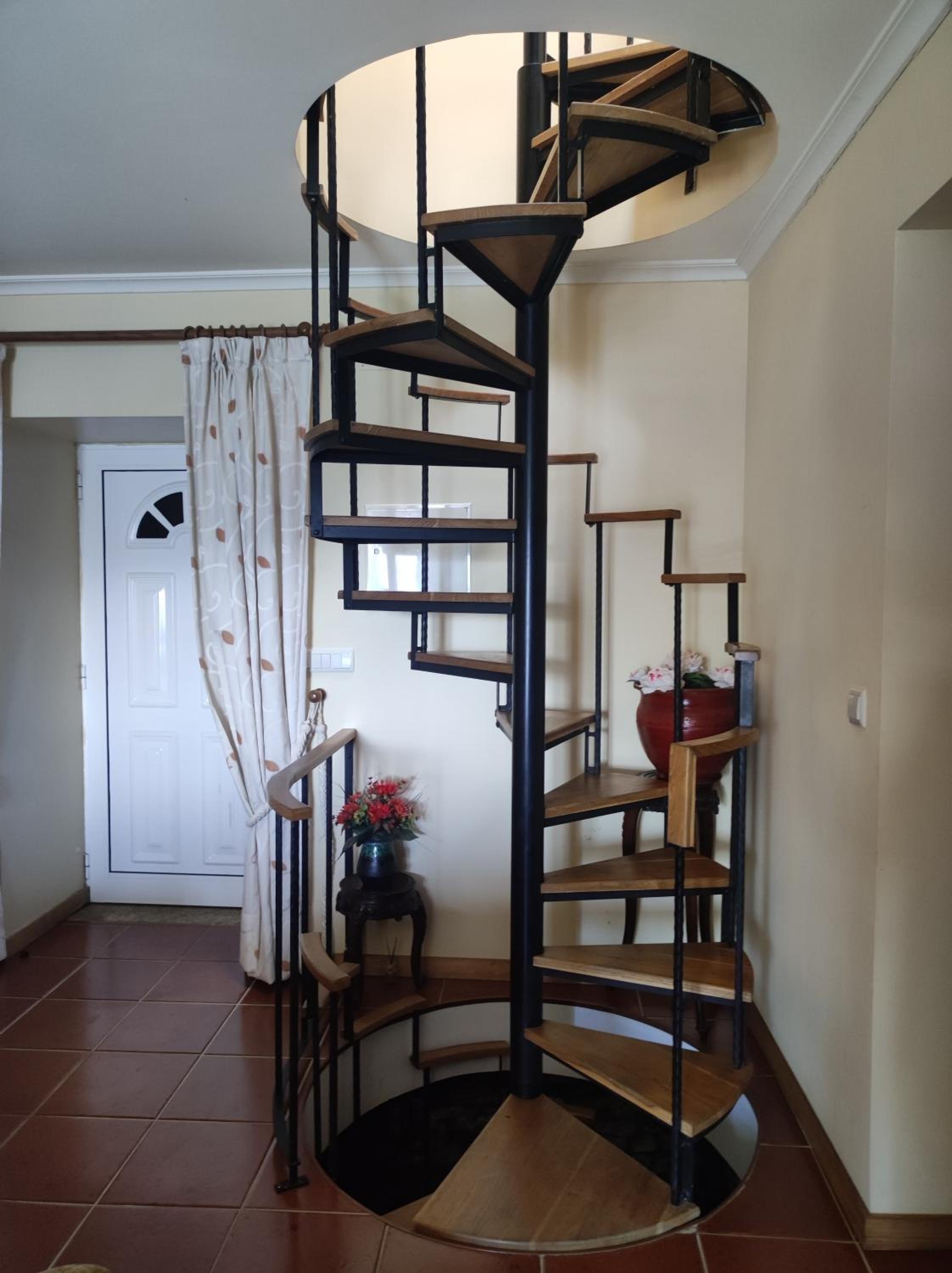 Three-Bedroom House - Photo 11
