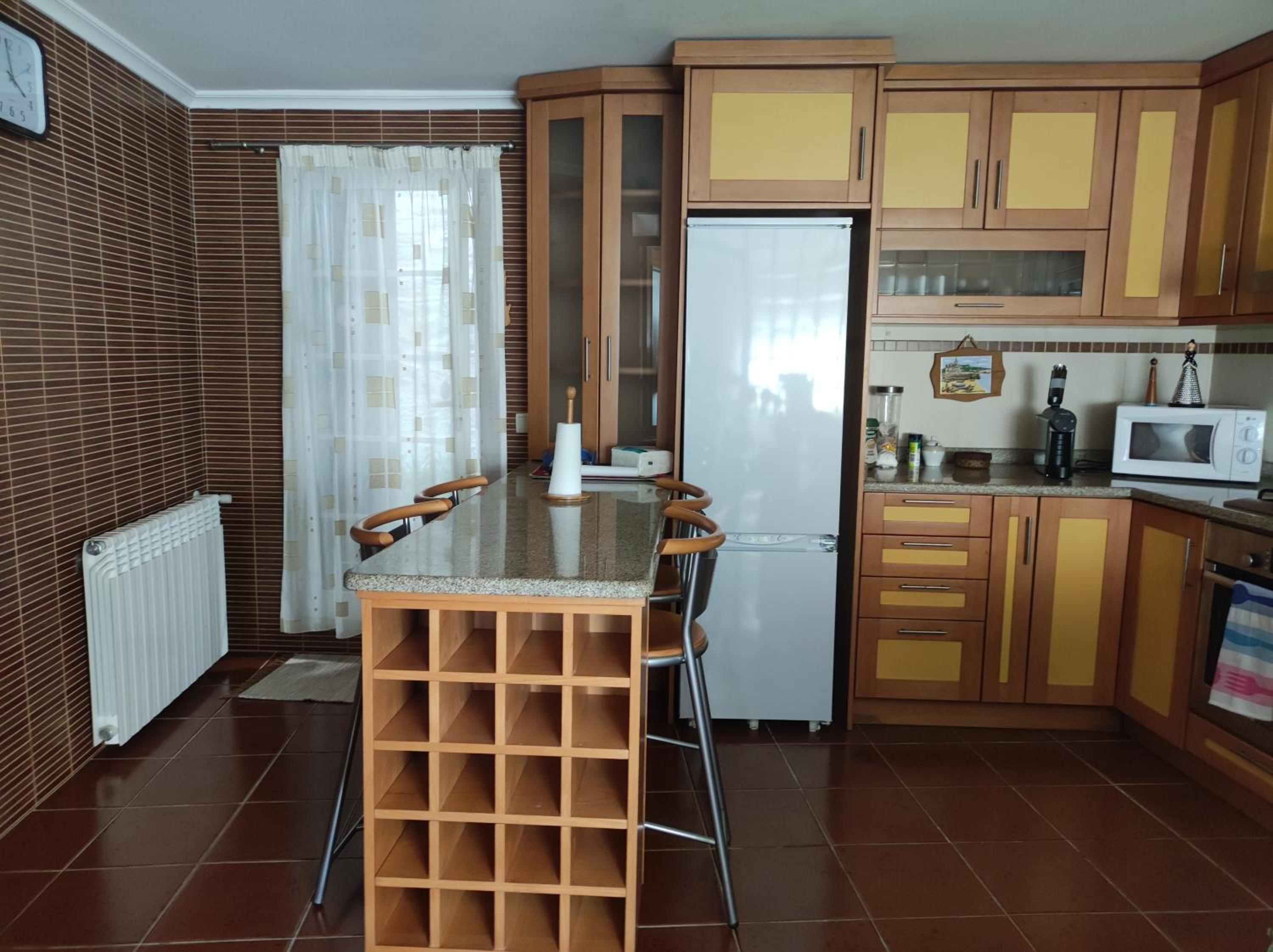 Three-Bedroom House - Photo 8