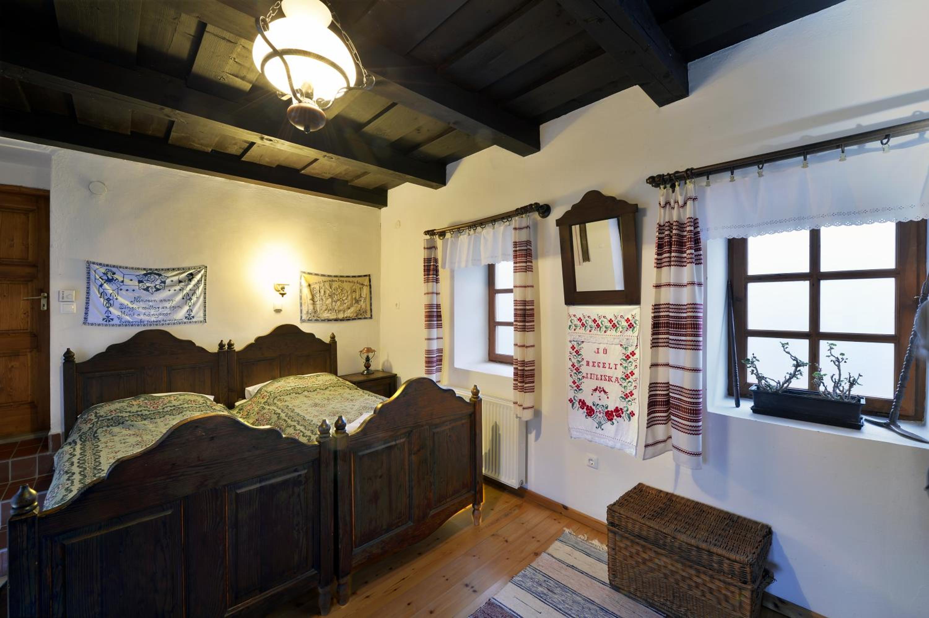 Bungalow (2 Adults) - Photo 1