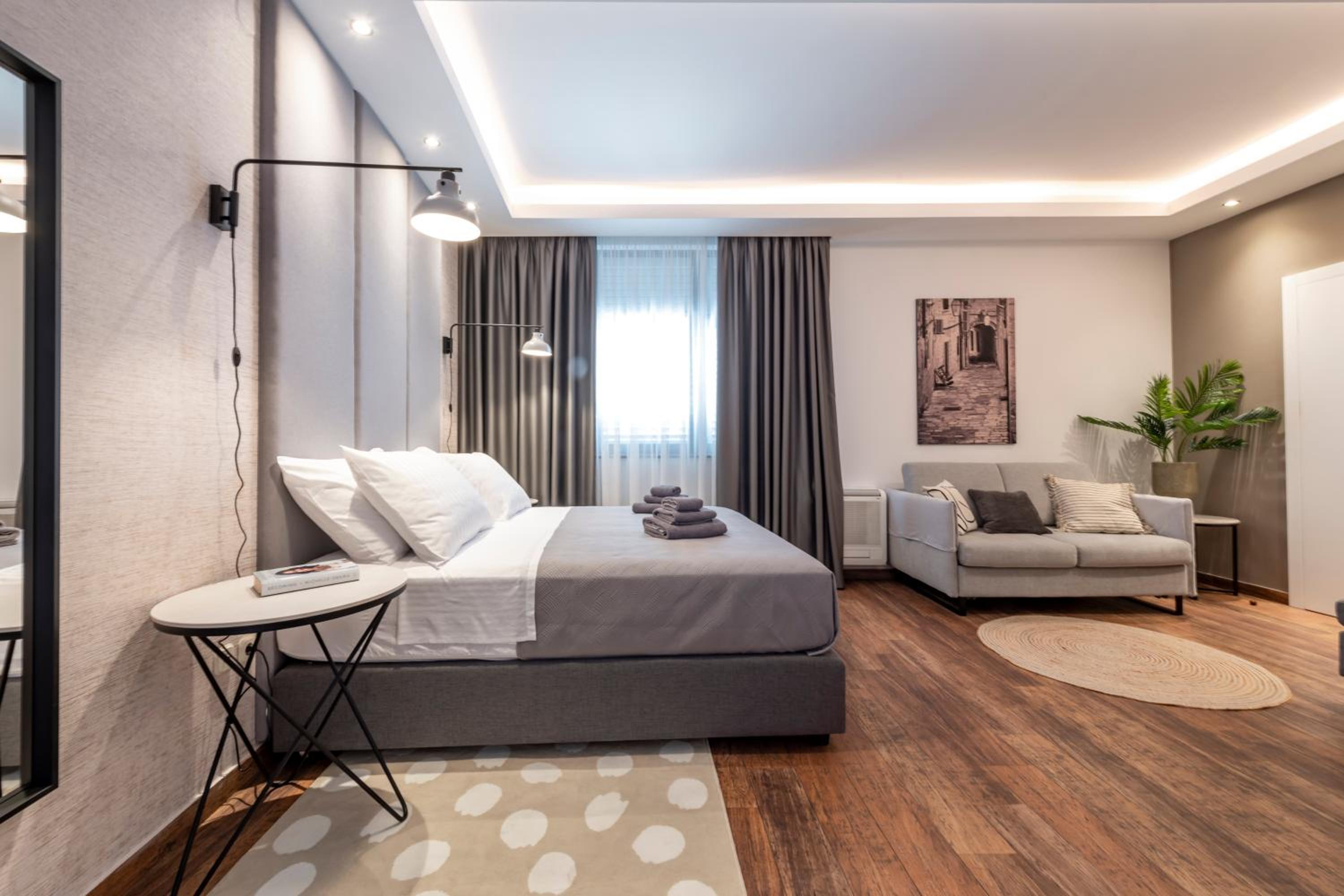 One-Bedroom Apartment