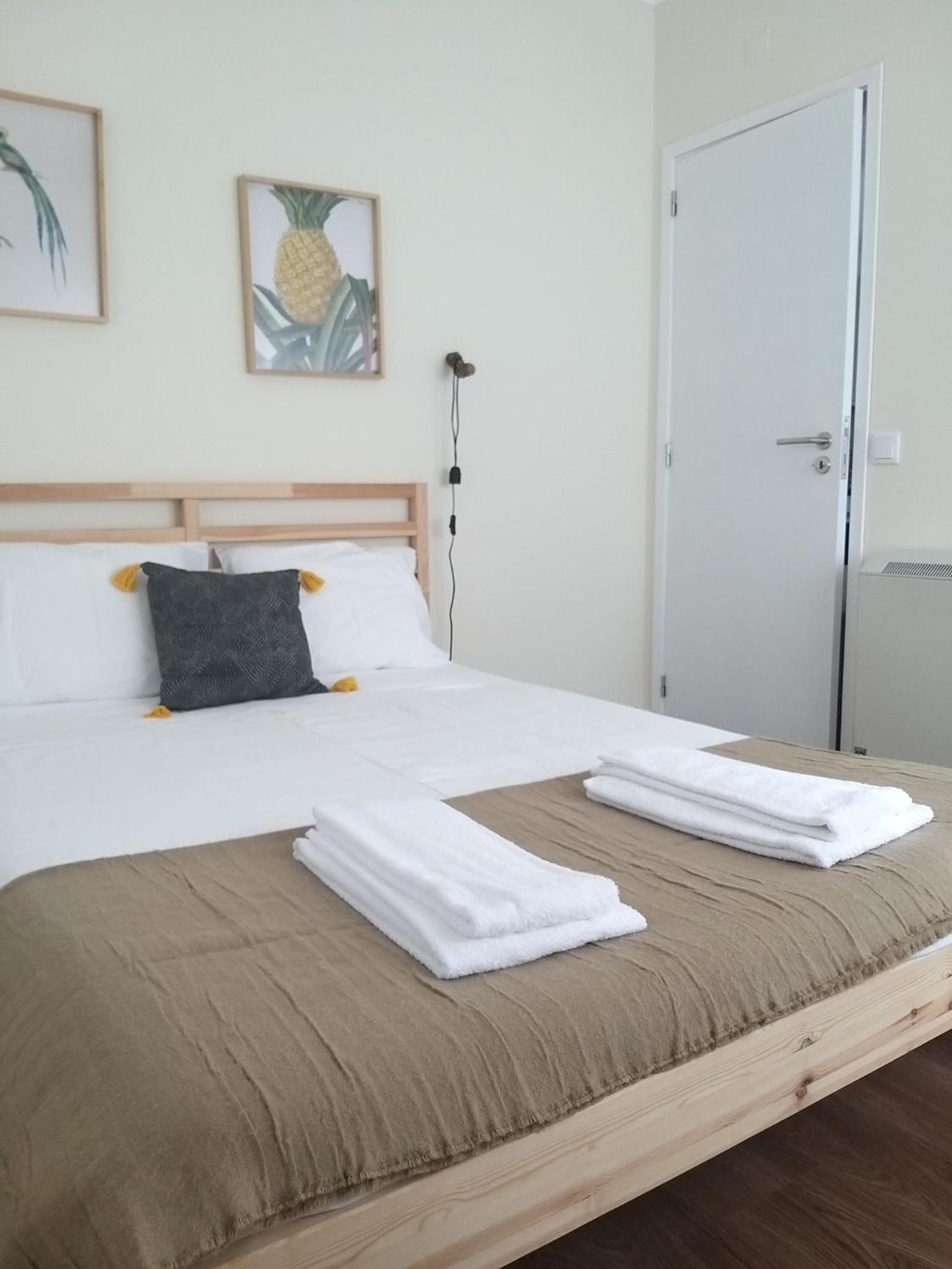 Two-Bedroom House - Photo 3