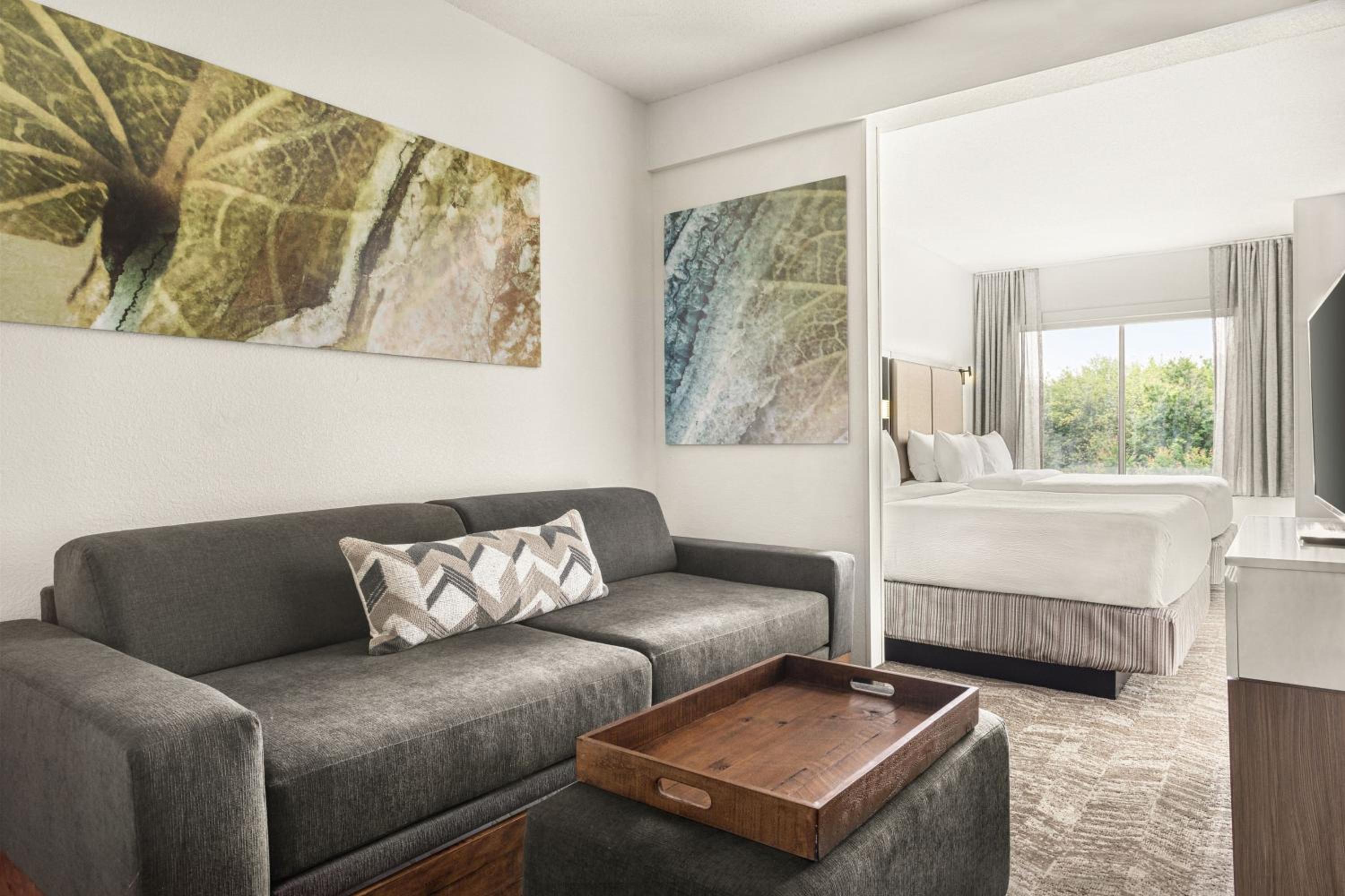 Studio with Two Queen Beds and Sofa Bed - Photo 1