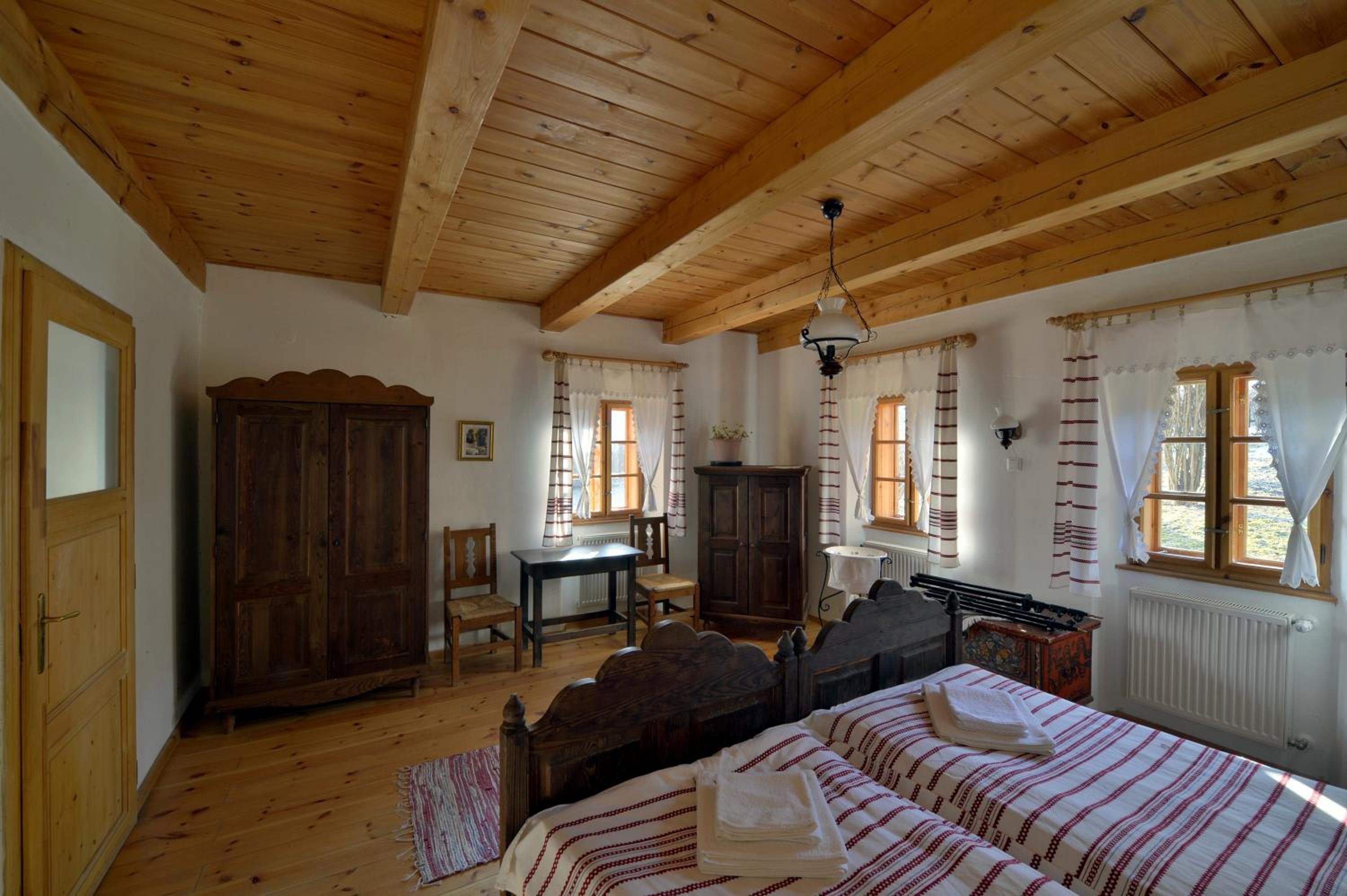 One-Bedroom Apartment - Photo 1