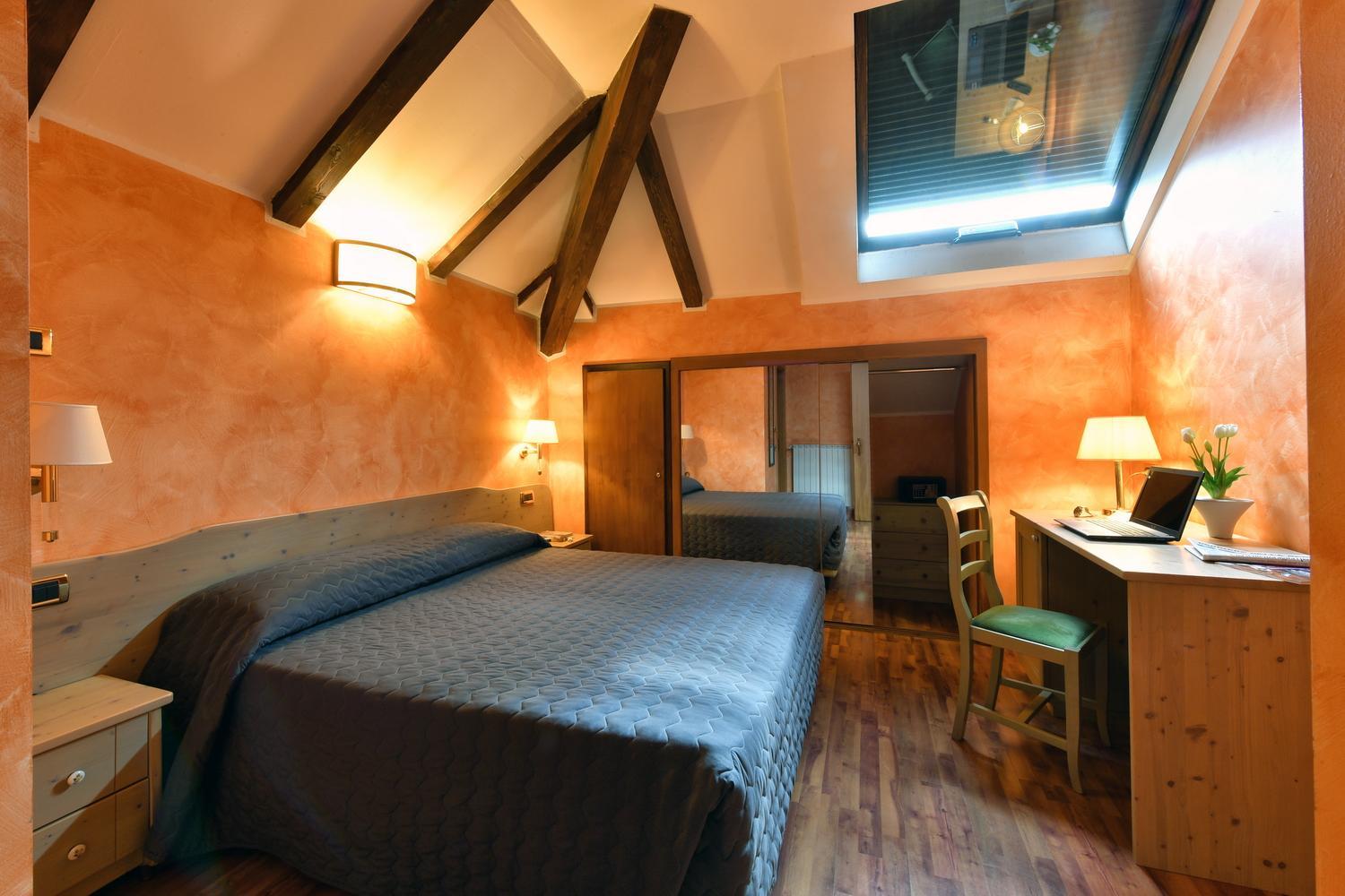 Double or Twin Room - Attic
