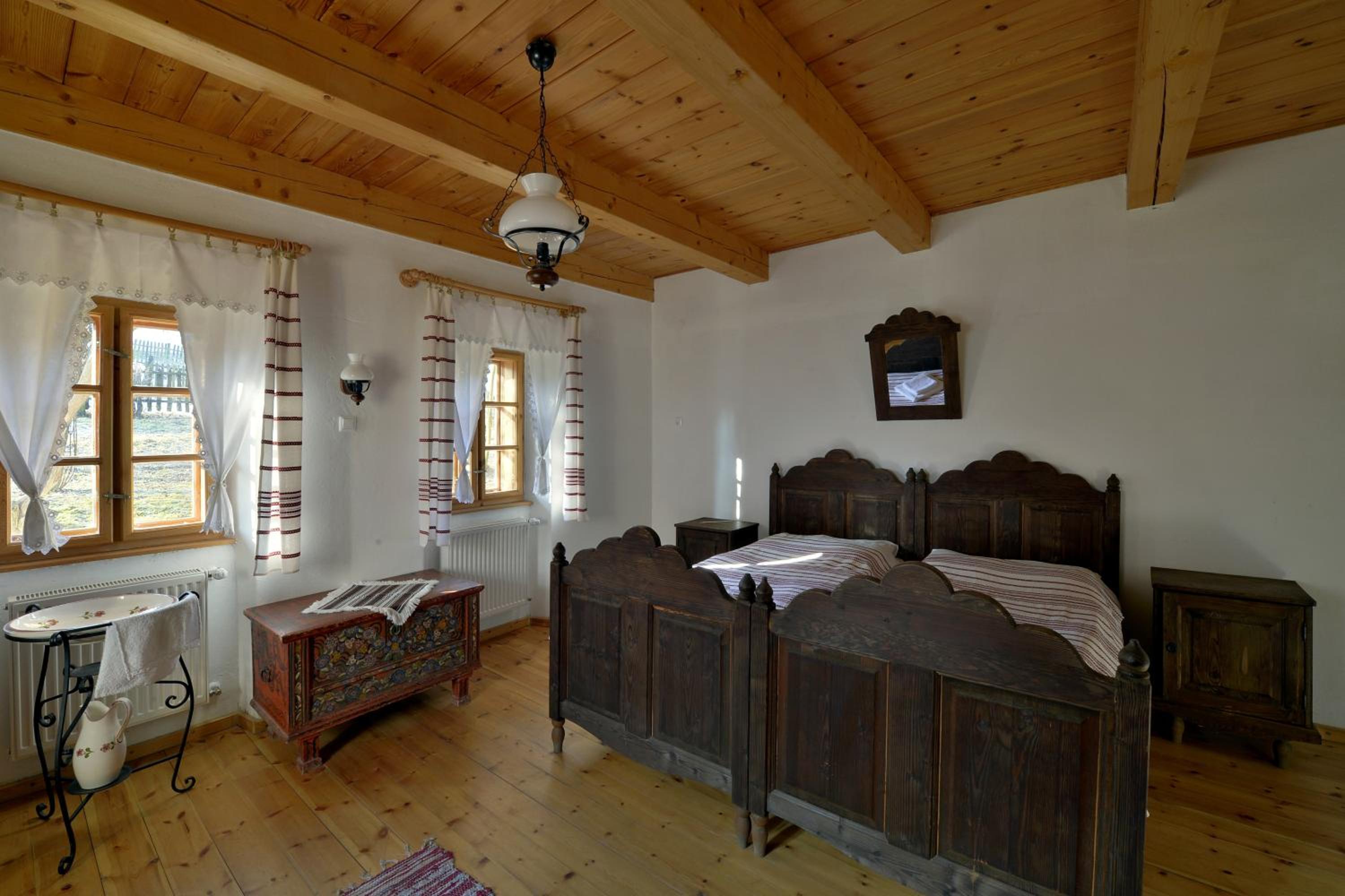 One-Bedroom Apartment - Photo 3