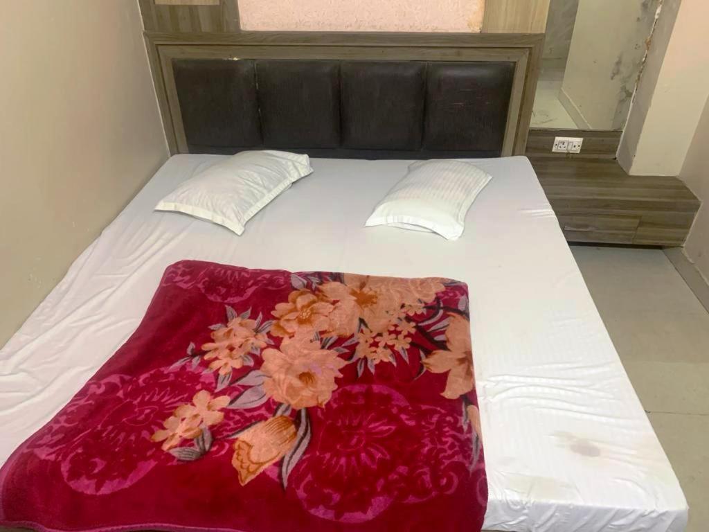Standard Double Room With Fan photo 1