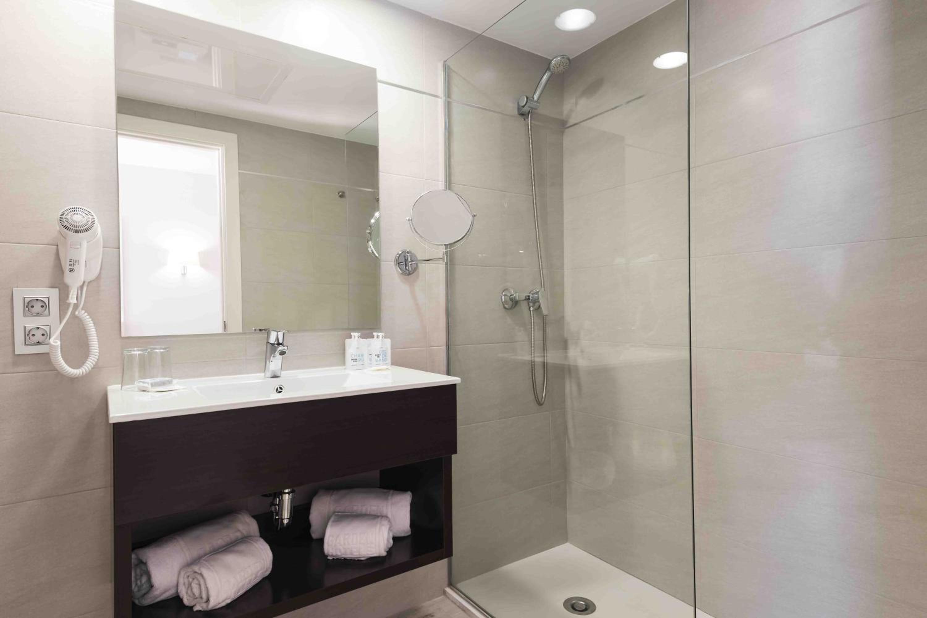 Double Room - Photo 2
