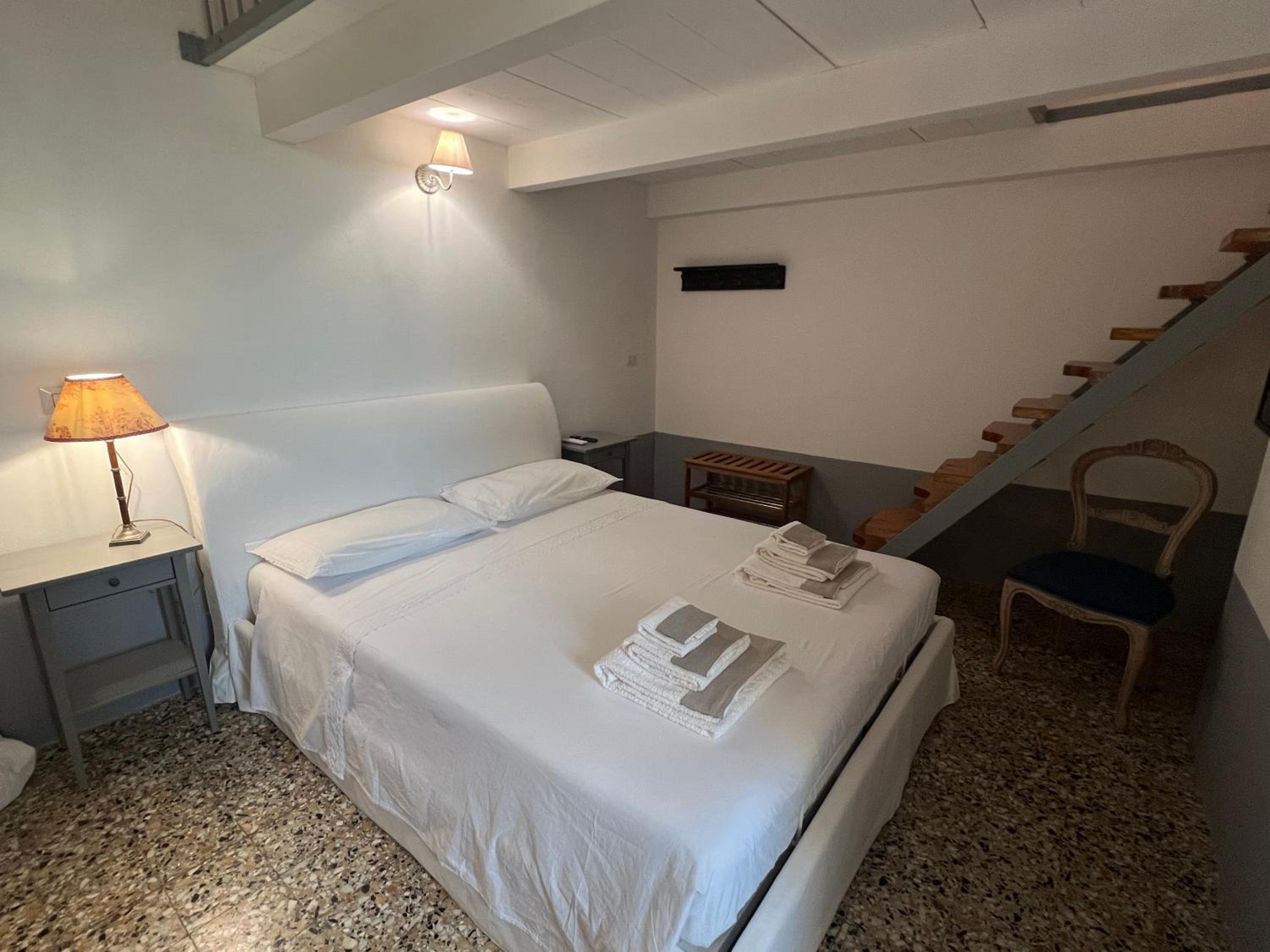 Double Room with Private Bathroom photo 2