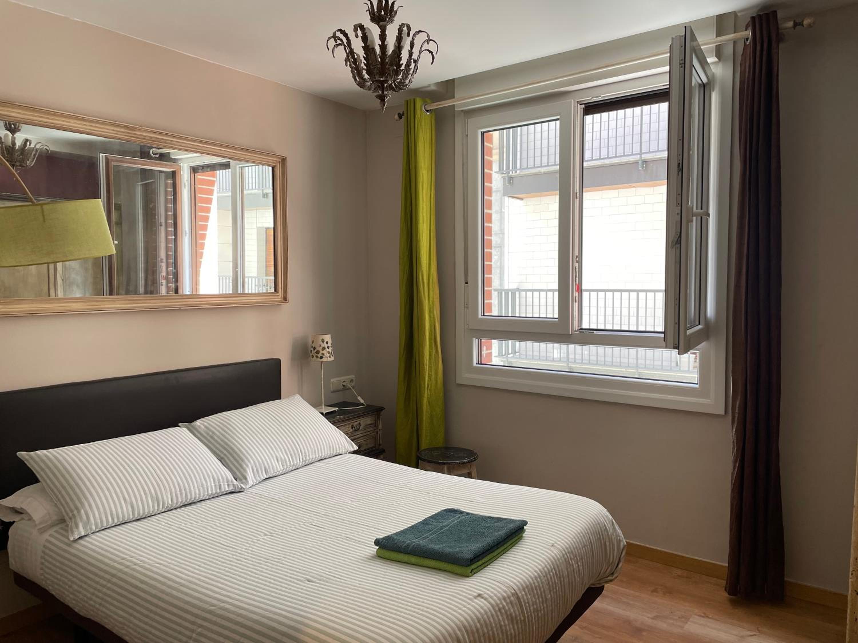 Double Room with Private External Bathroom - Photo 3