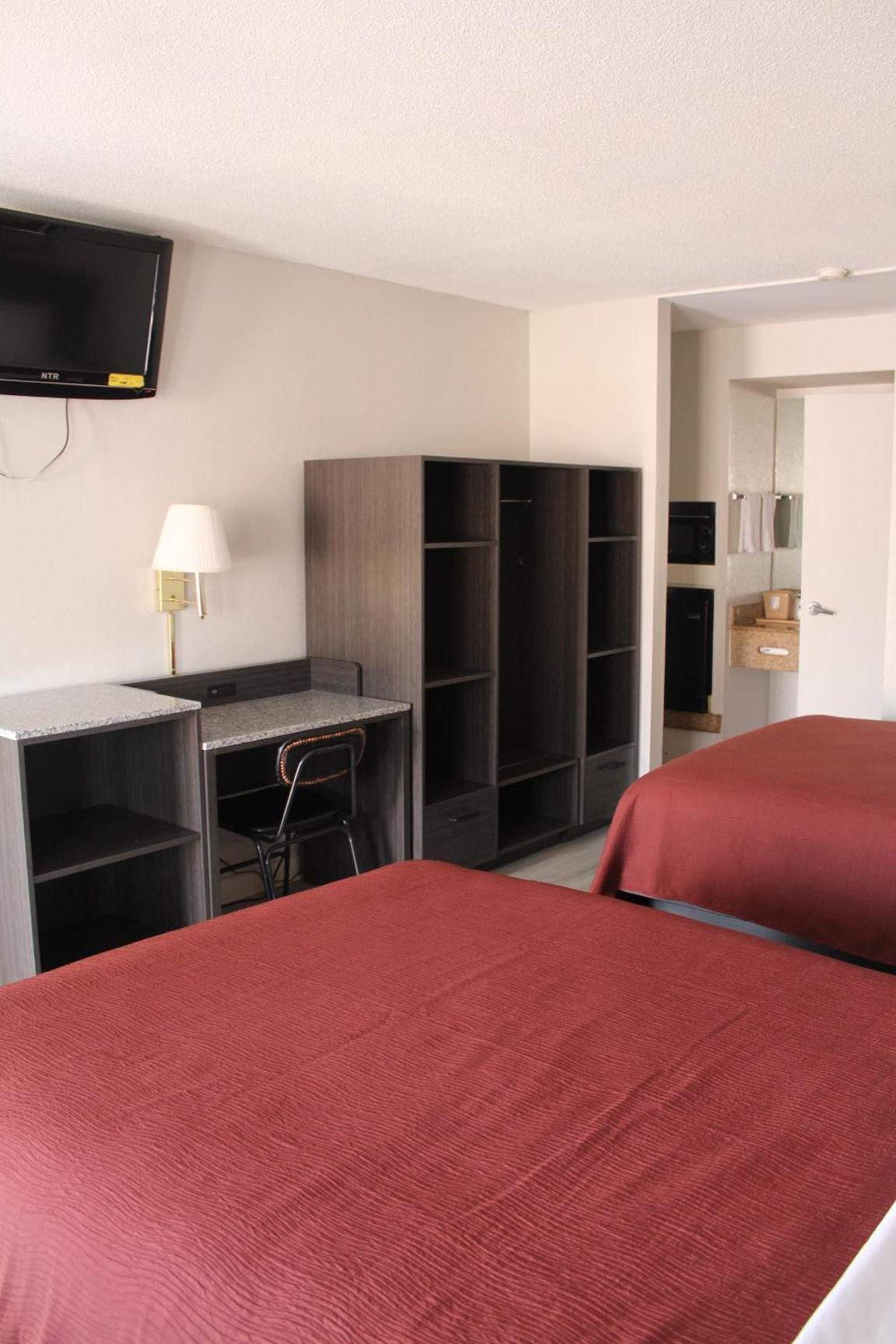 Double Room - Non-Smoking  photo 2