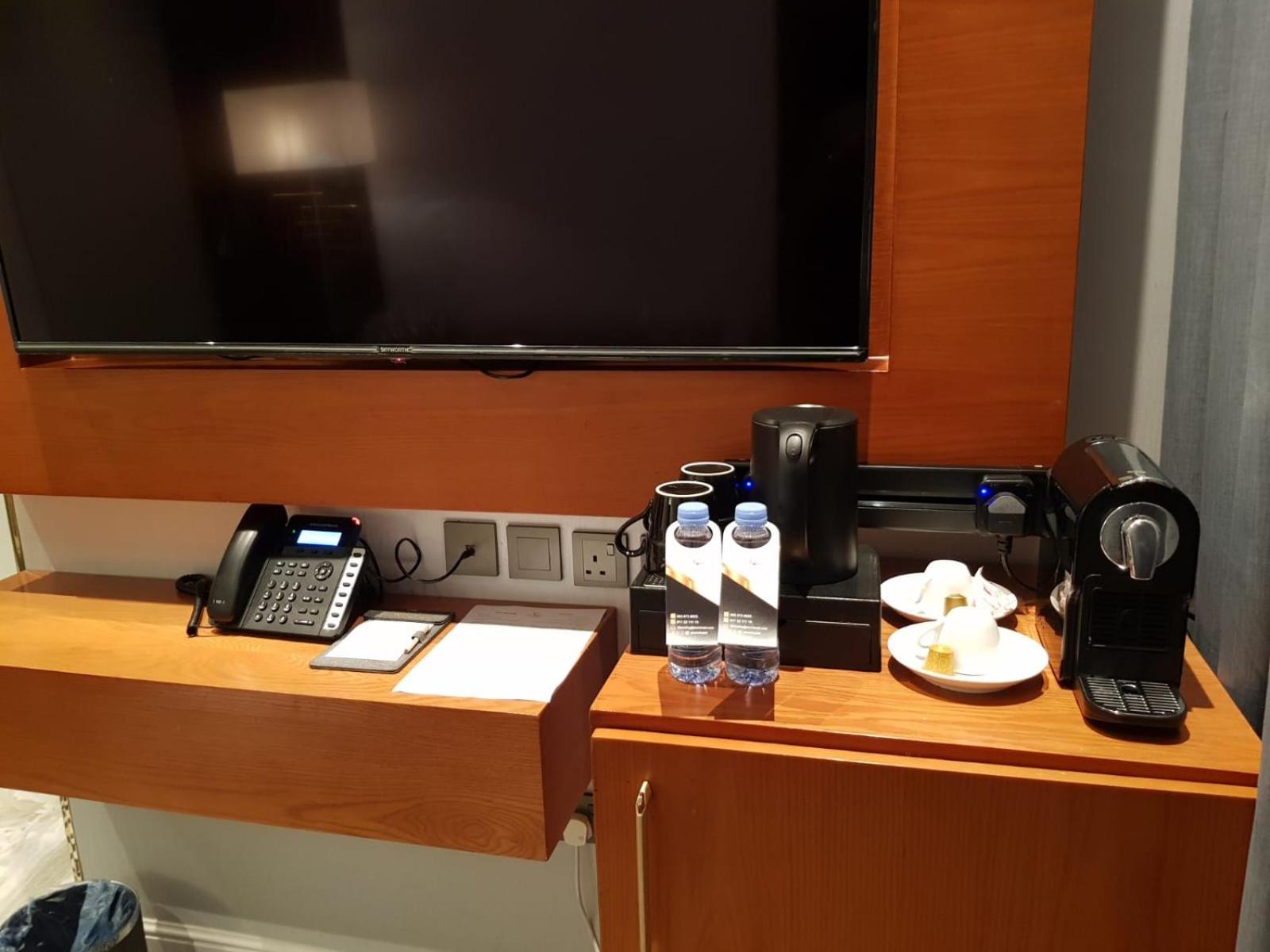 Executive Suite - Photo 7