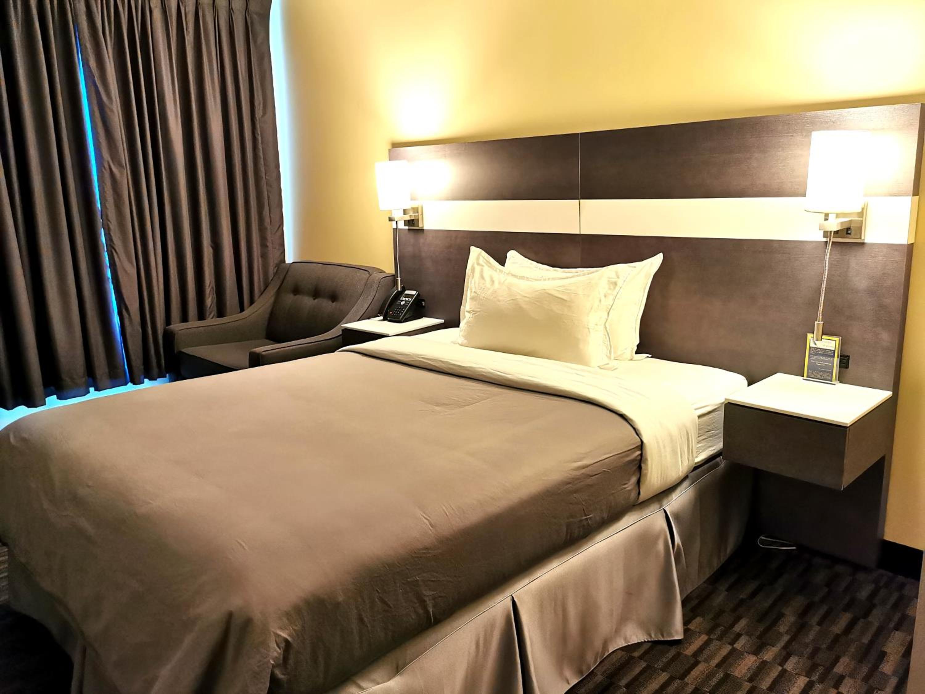 Queen Room photo 1