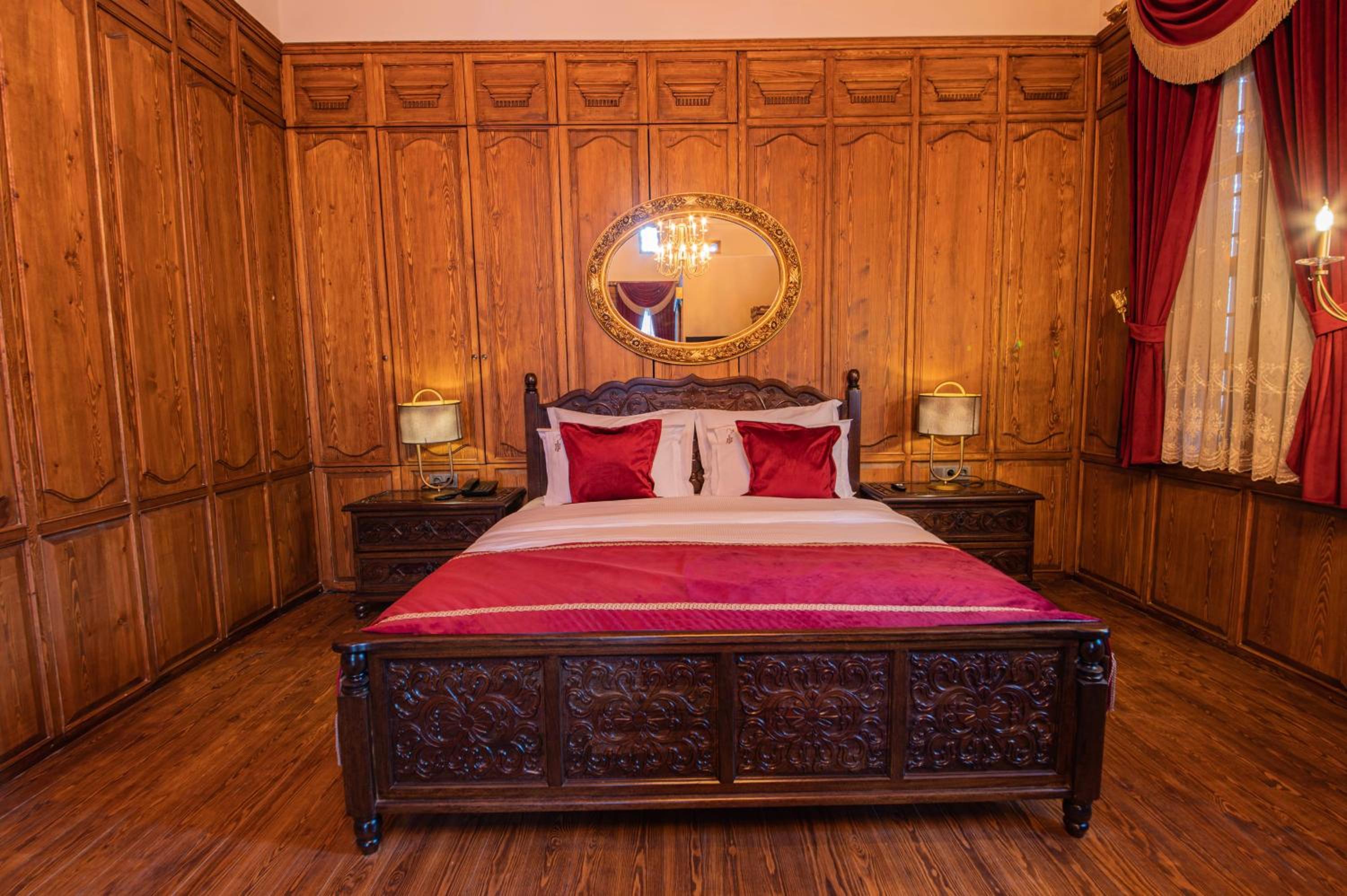 Superior Suite - Photo 17