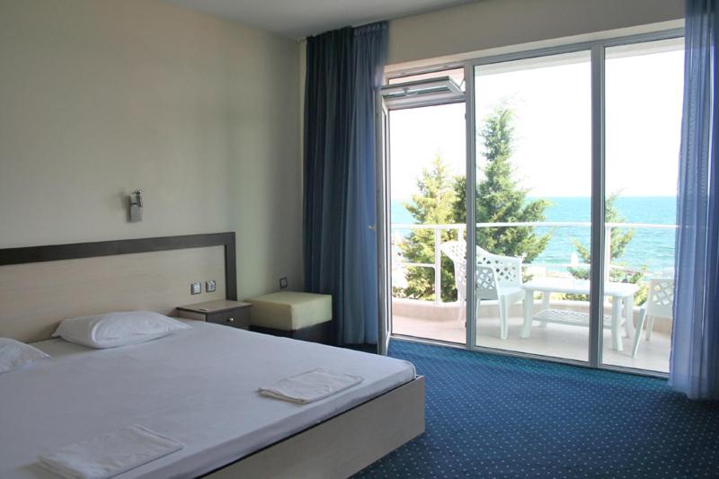 Junior Suite with Balcony and Sea View - Photo 5