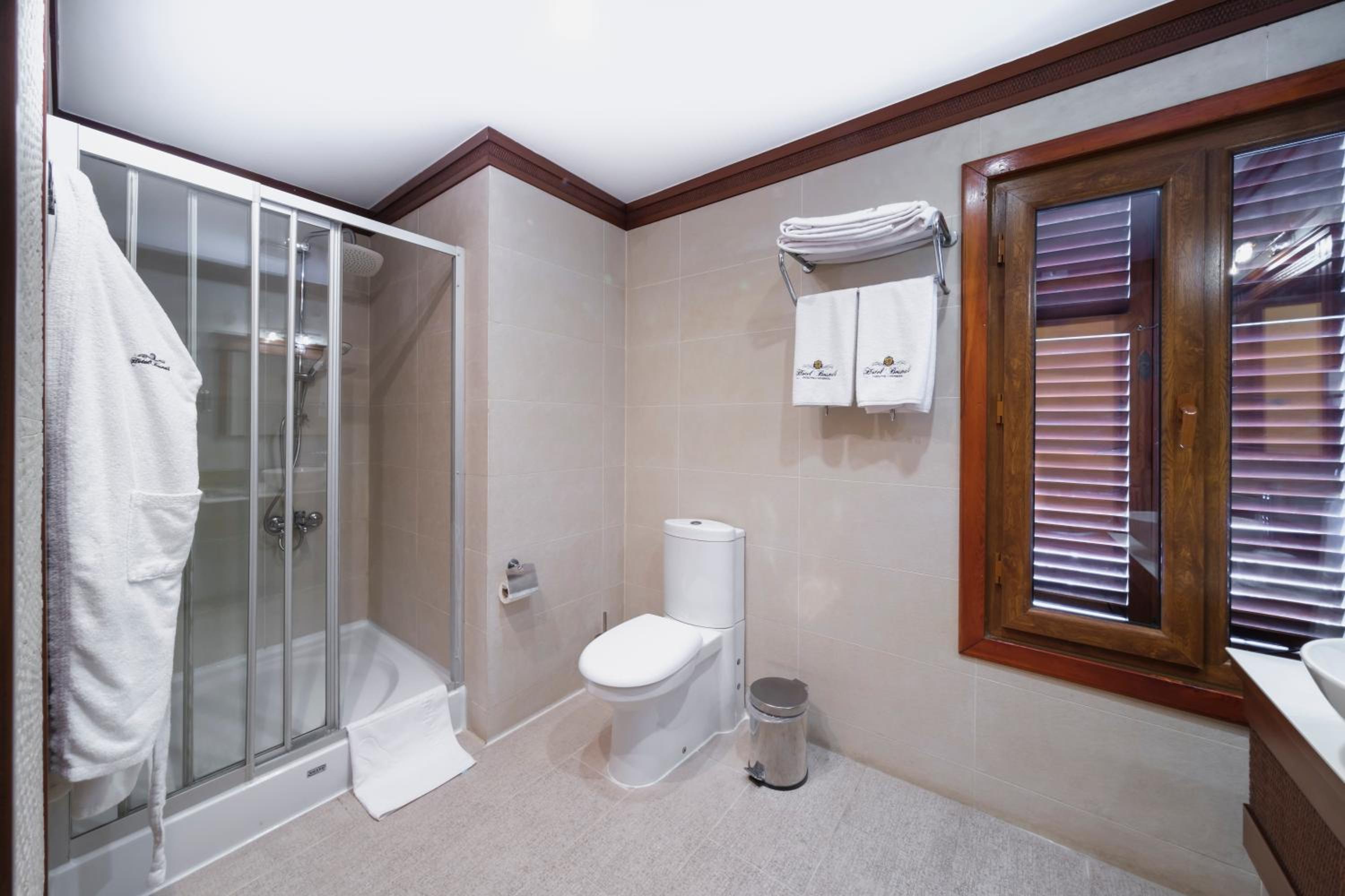 Standard Twin Room - Photo 3