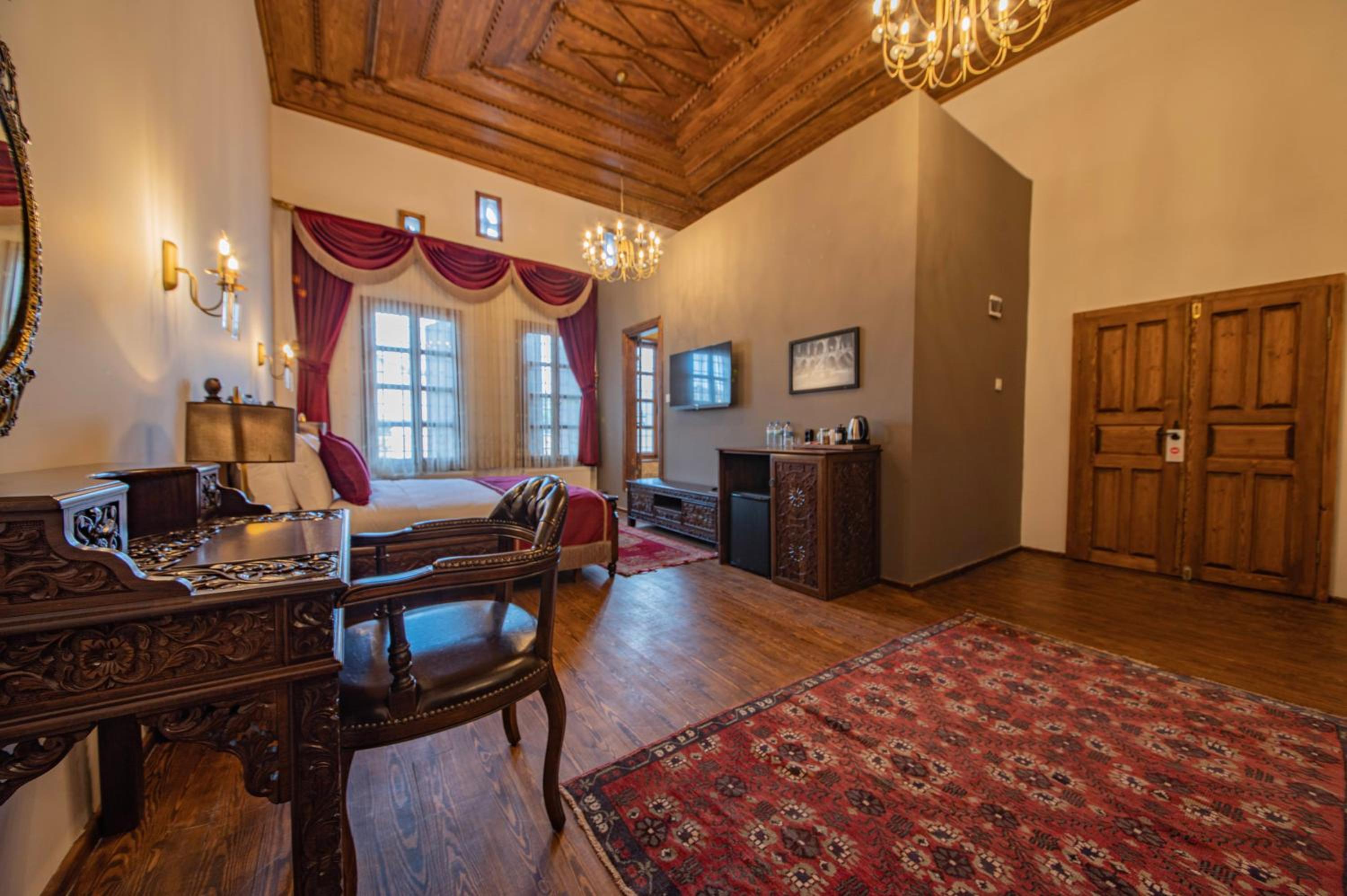 Superior Suite - Photo 1
