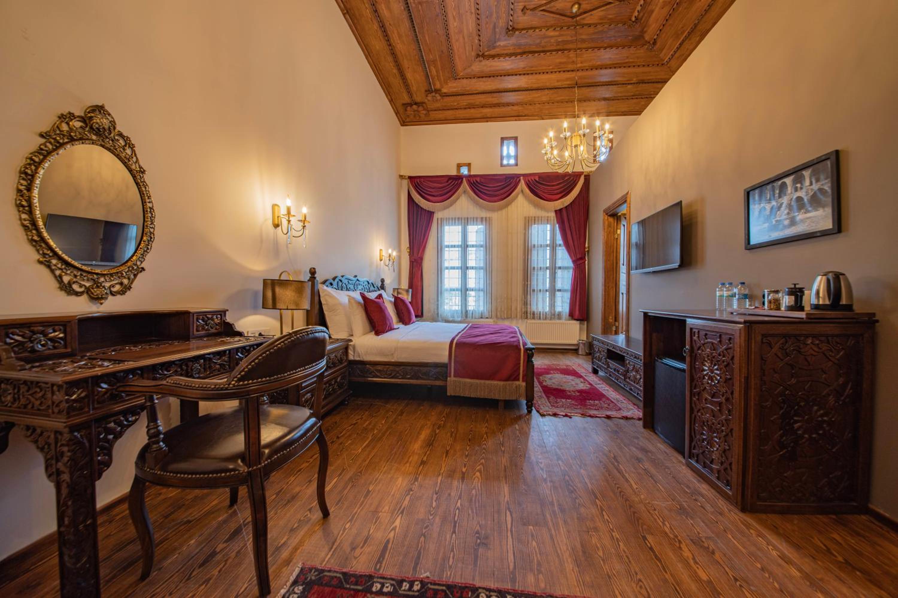 Superior Suite - Photo 19