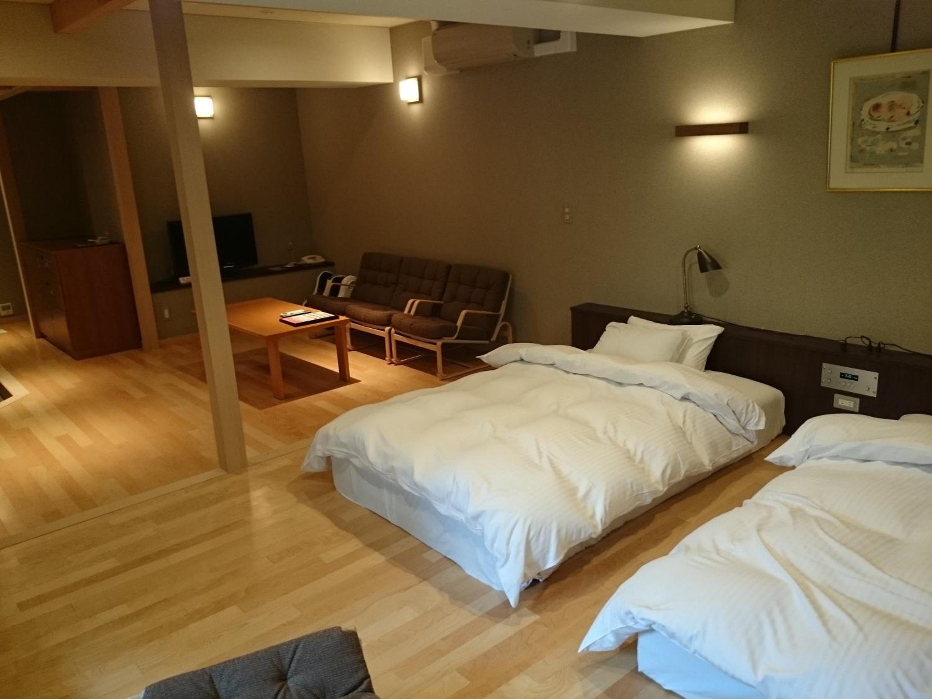 Superior Twin Room - Photo 3