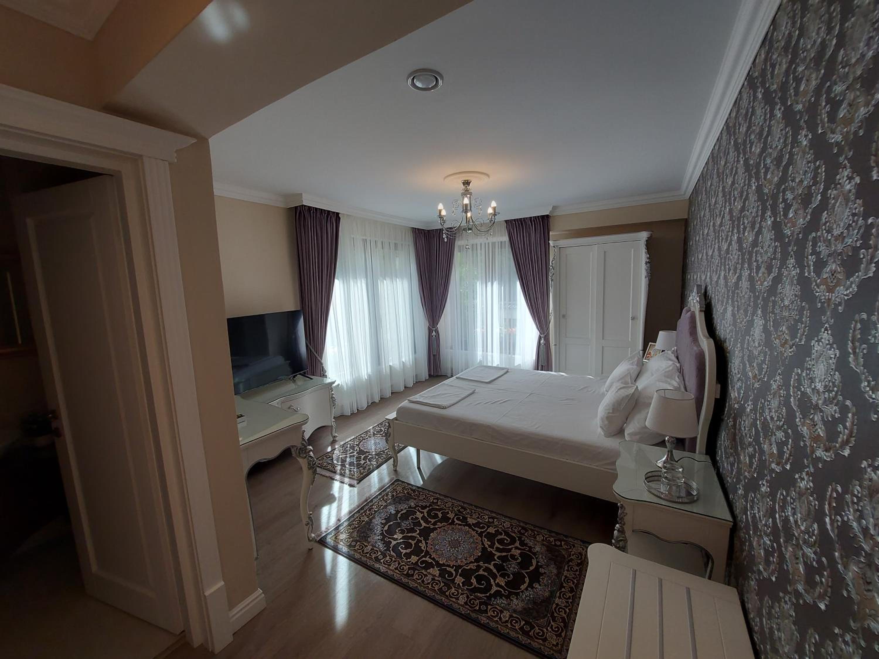 King Room with Mountain View photo 3