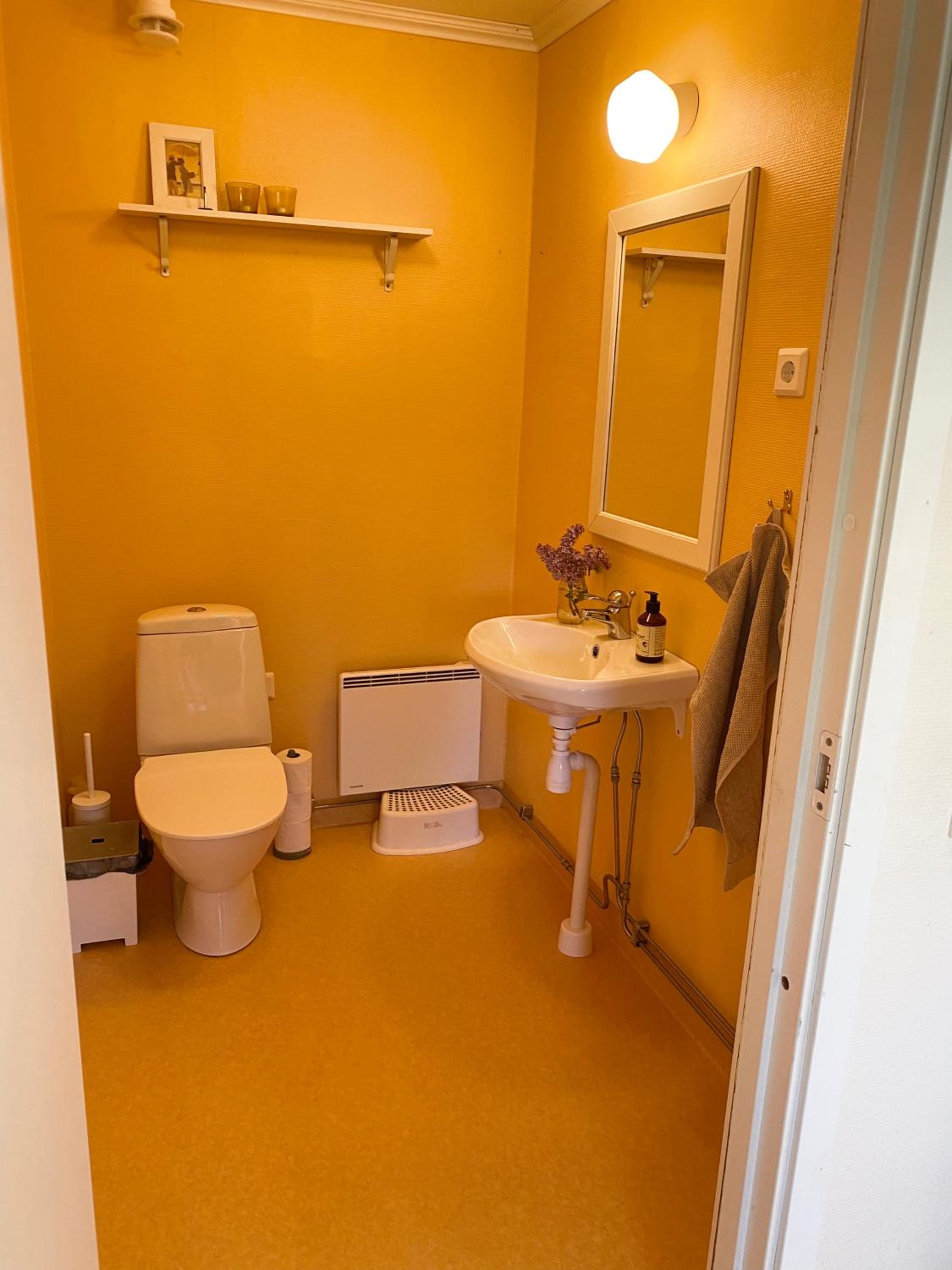 Three-Bedroom House - Photo 9