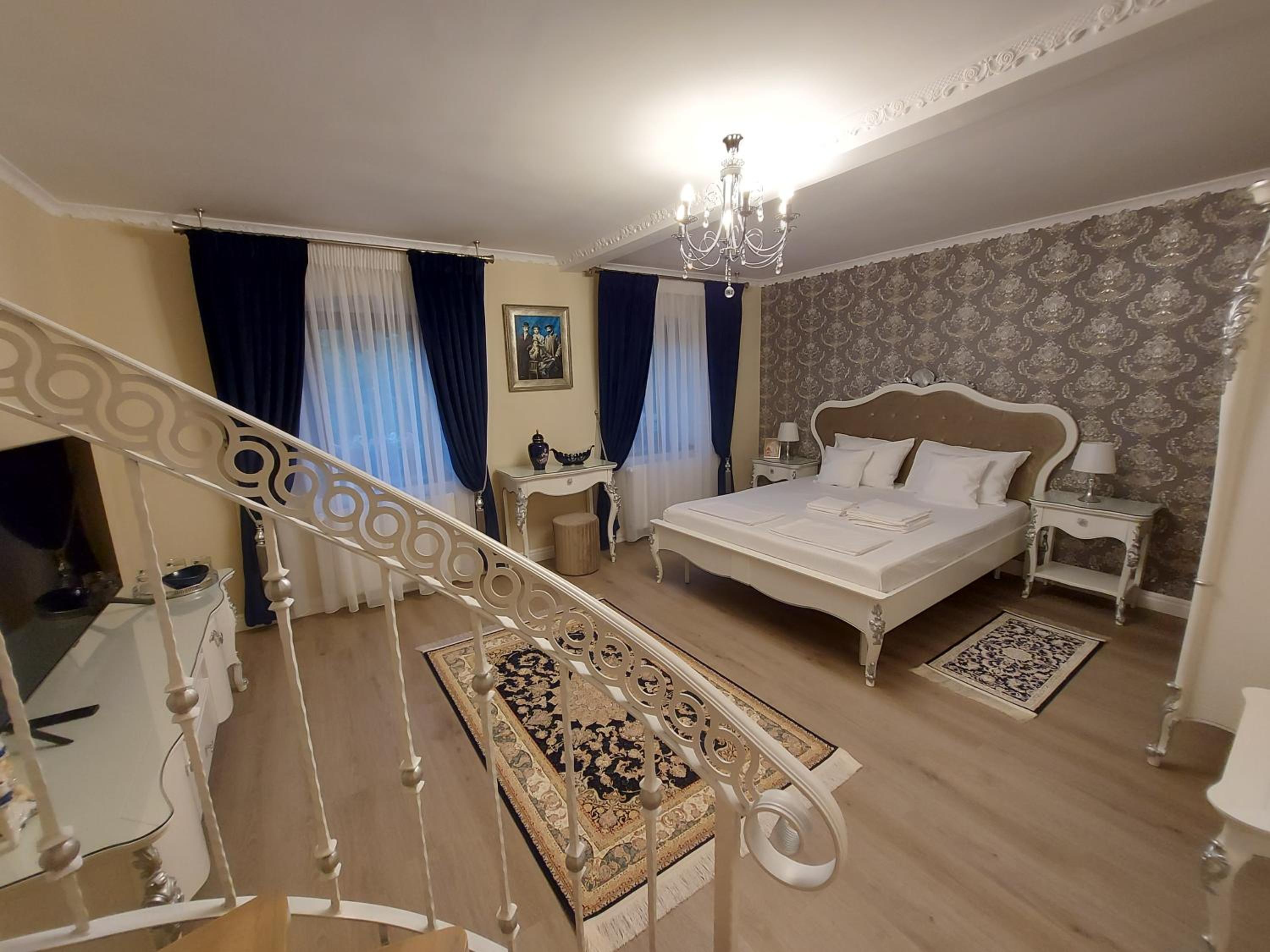 Apartment - Split Level photo 2