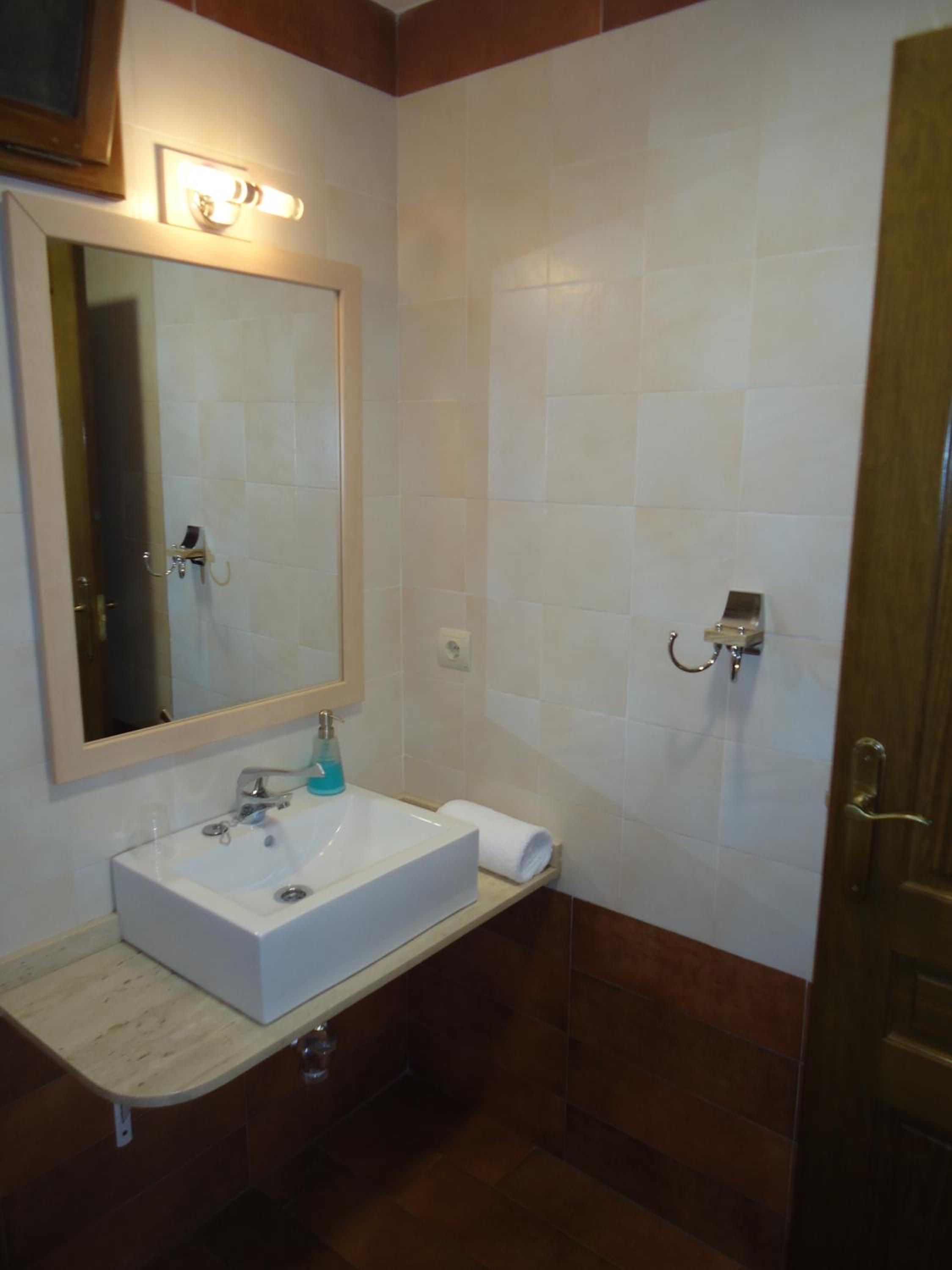 Double Room with Private Bathroom photo 2