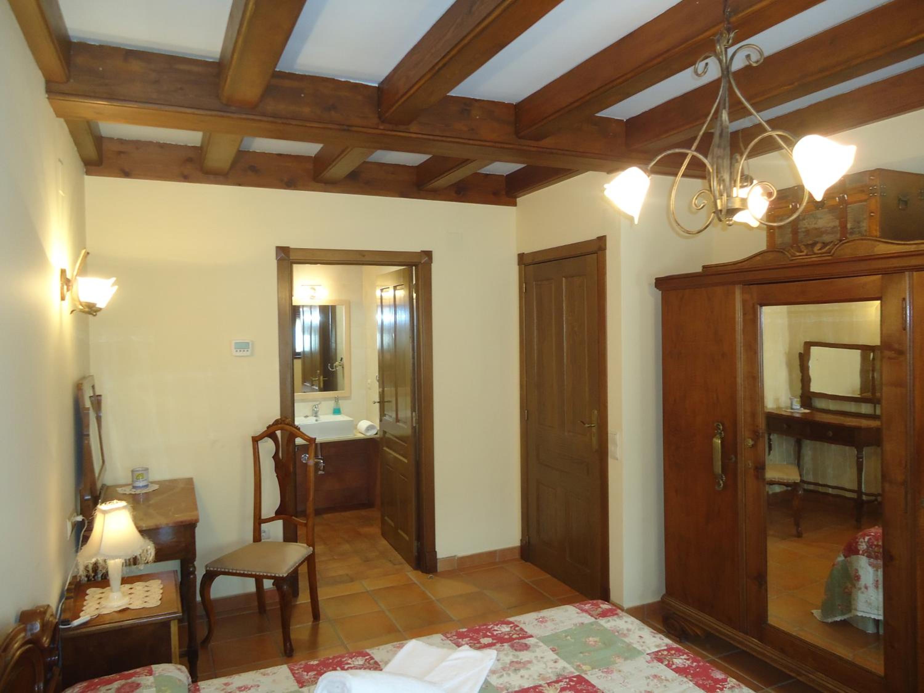 Double Room with Private Bathroom photo 3