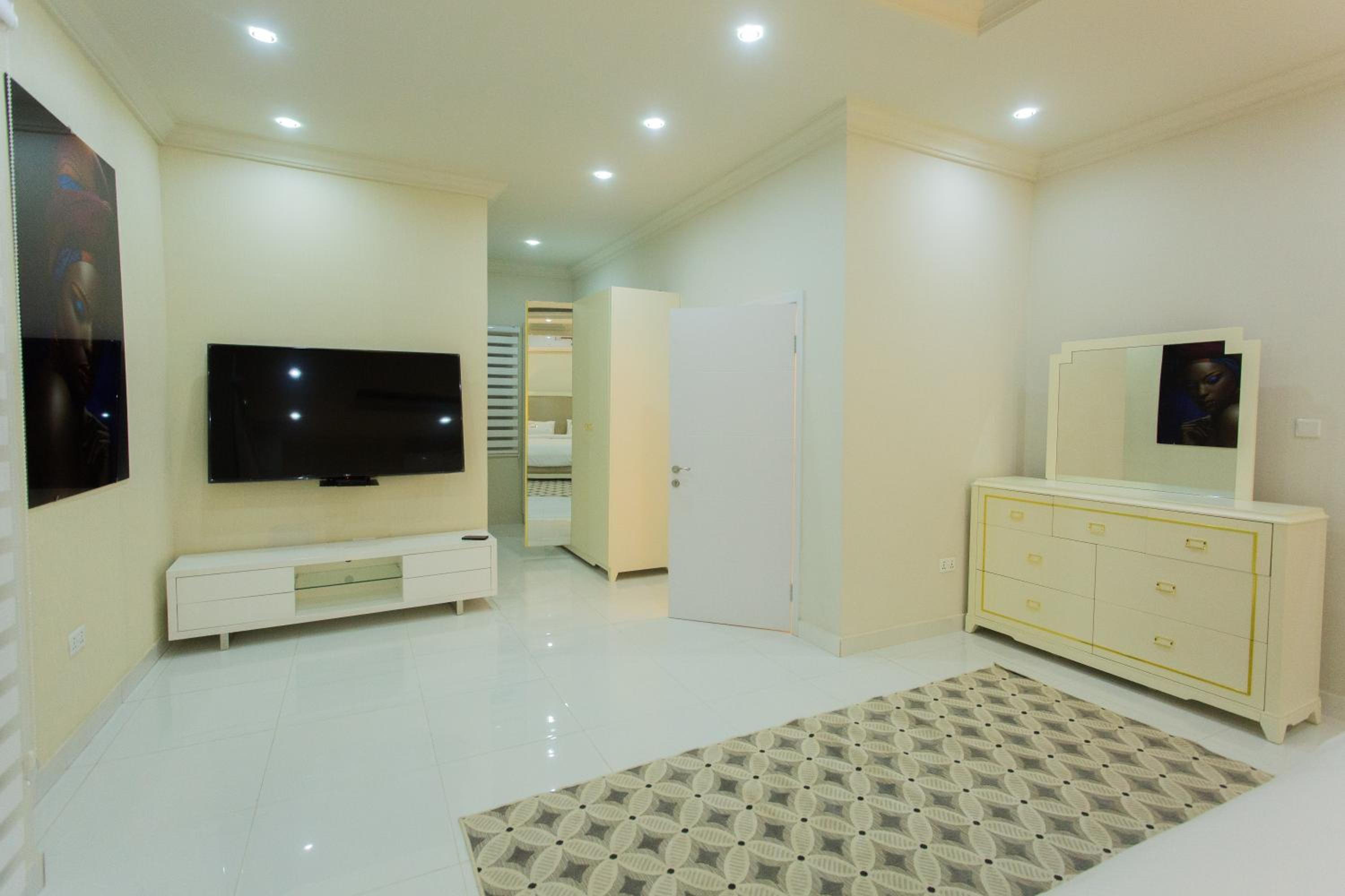 One-Bedroom Apartment - Photo 51